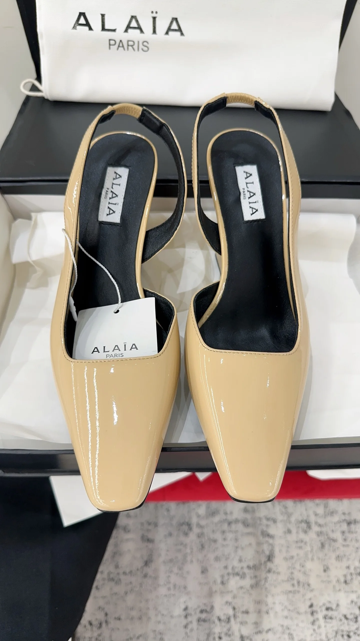 ALAIA 27FW WAUSUNH 006 구두