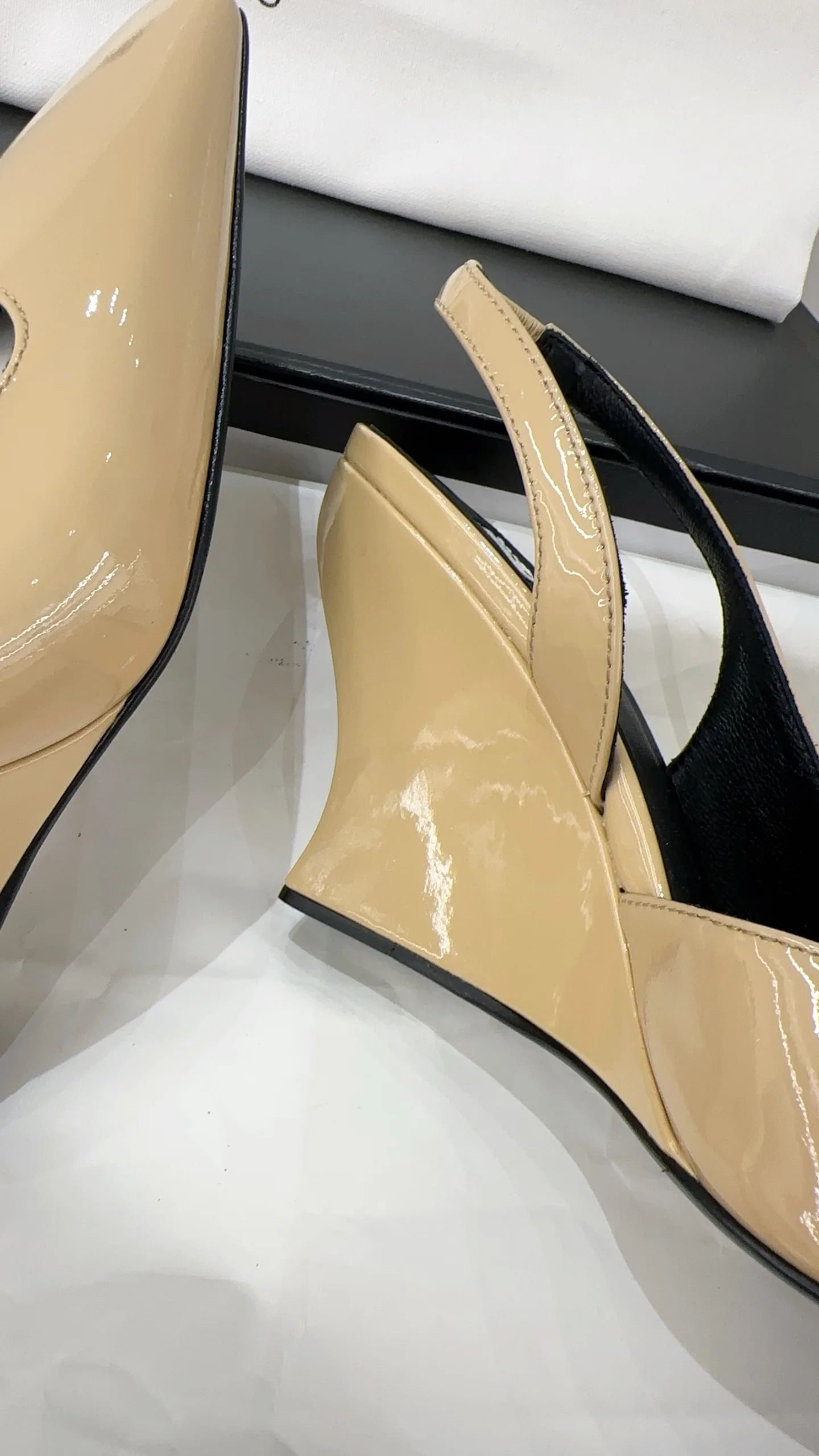 ALAIA 27FW WAUSUNH 006 구두 6