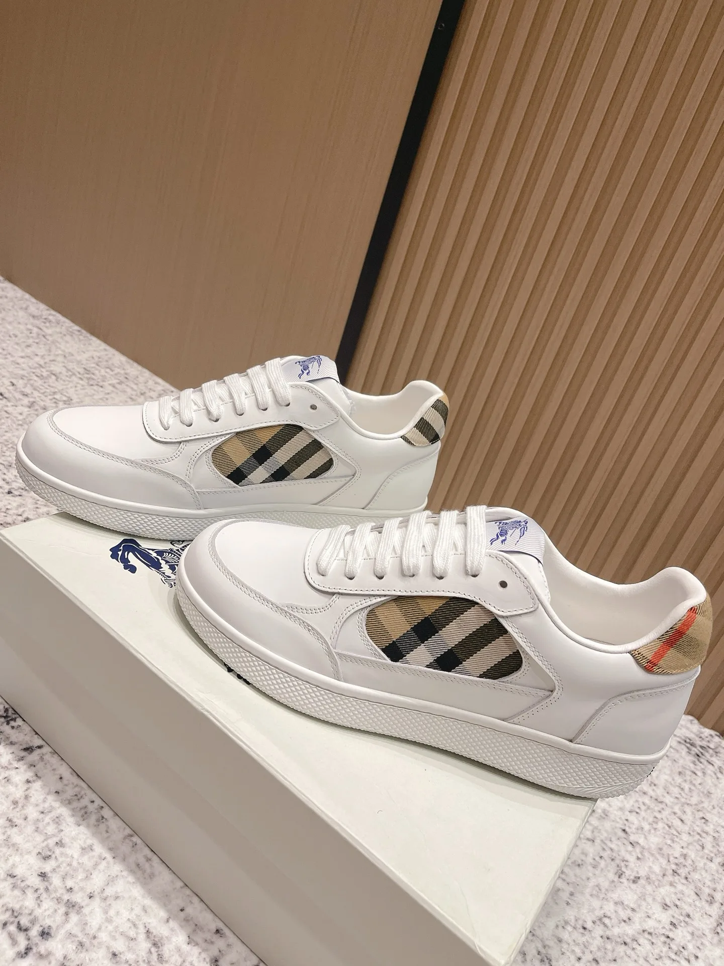BBR 27FW FAJFYUF 003 스니커즈 4
