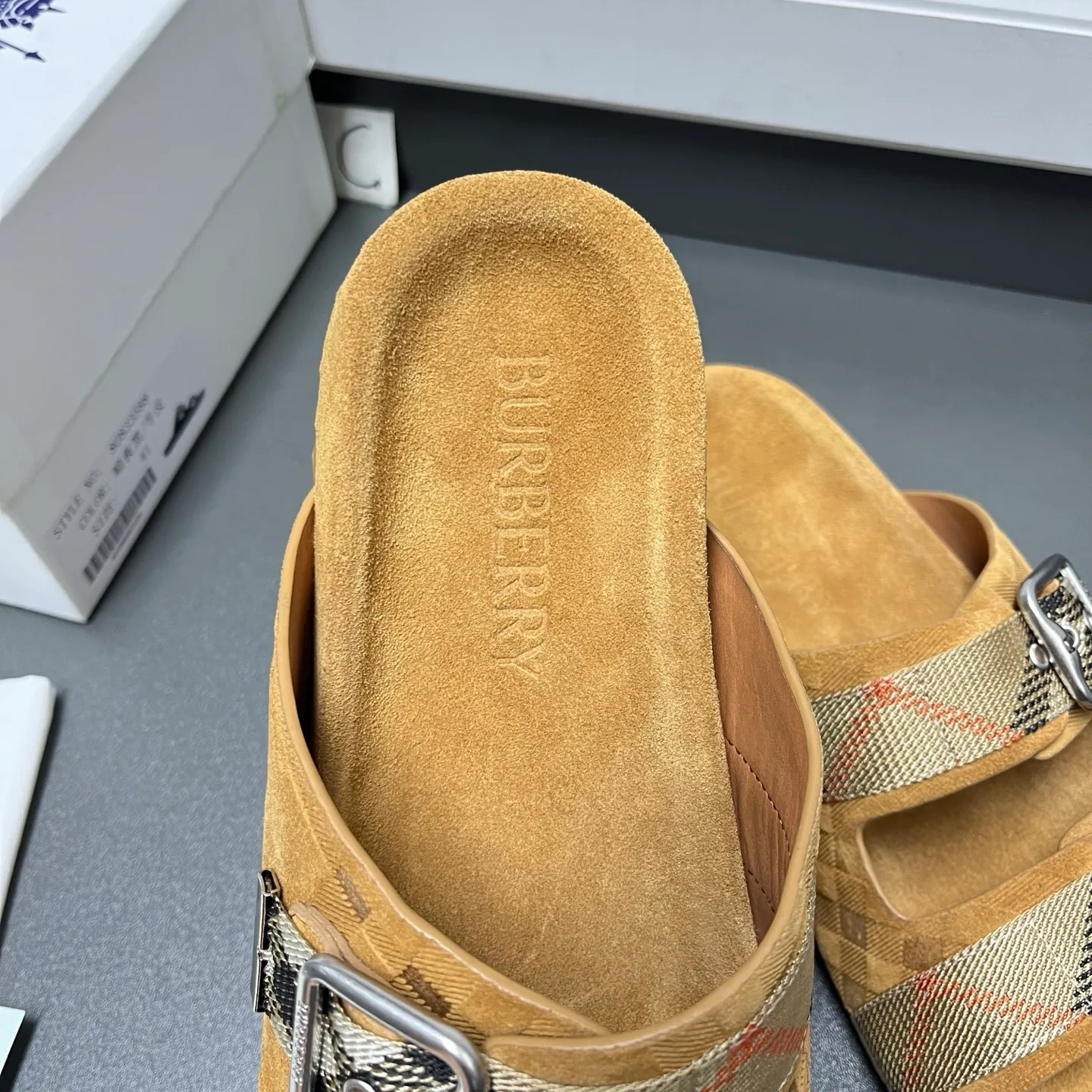 BBR 27FW OGNVPHQ 002 슬리퍼 3