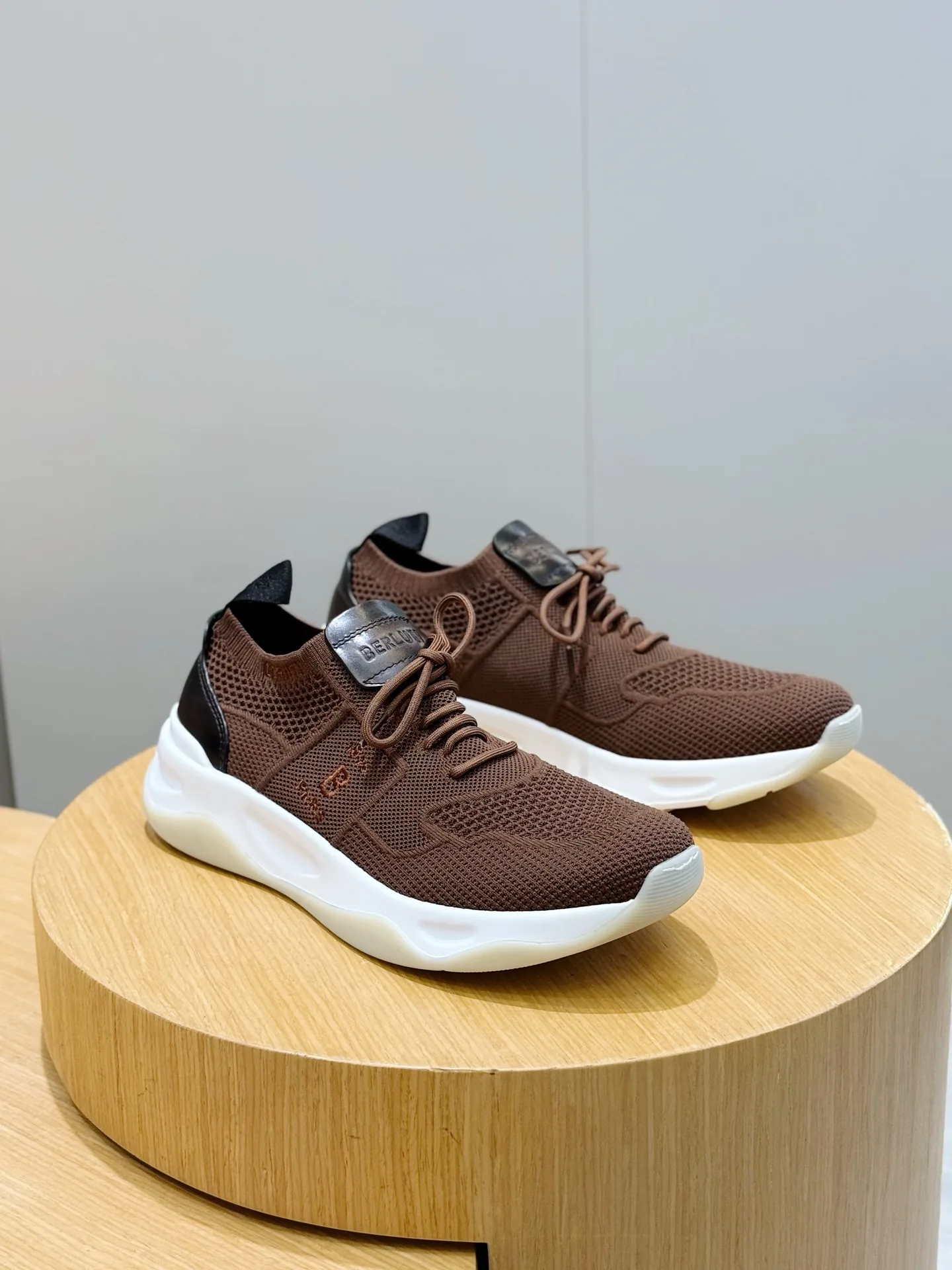 BER 27FW CWUQKMH 003 운동화 3
