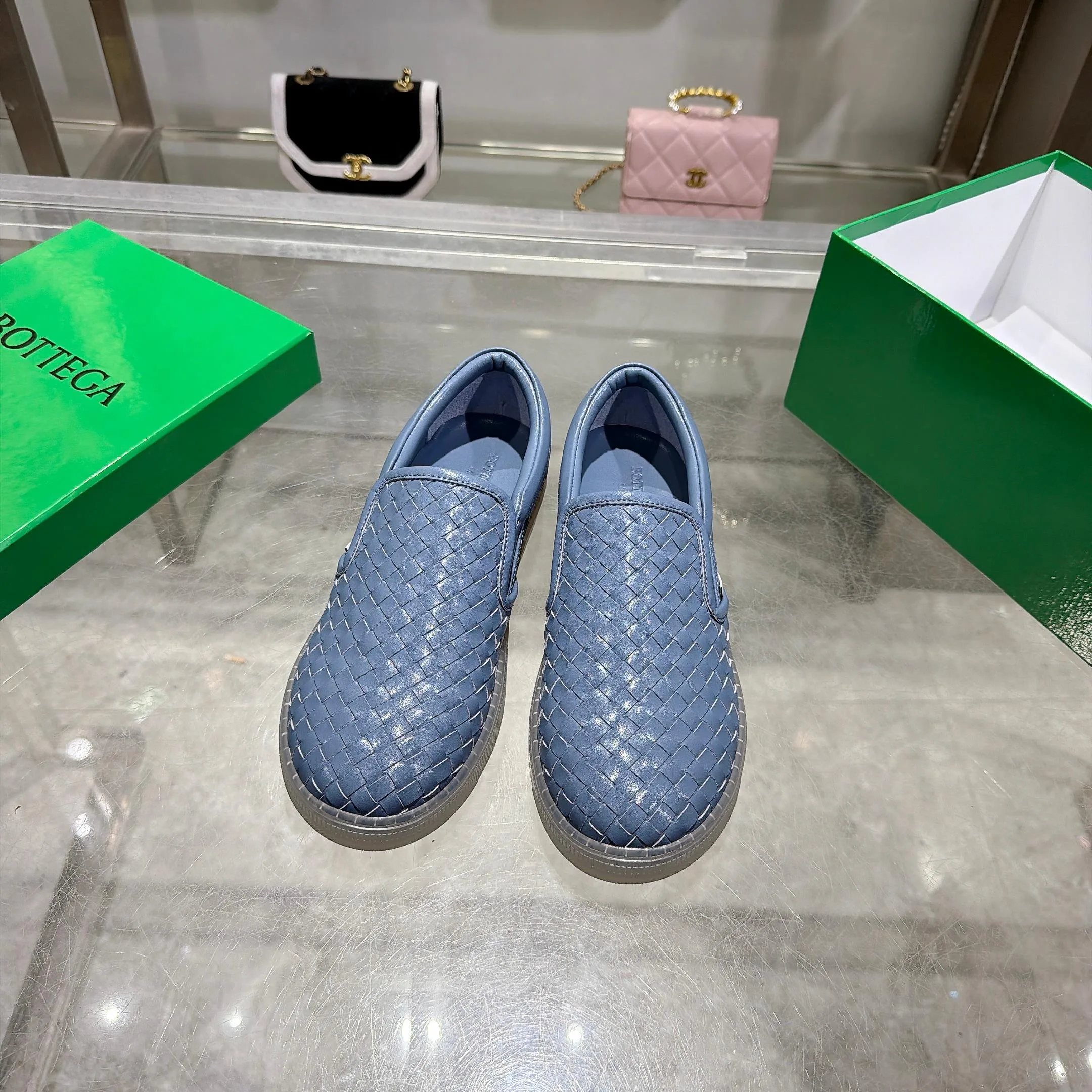 BOTTEGA 27FW NWEPAZI 010 로퍼
