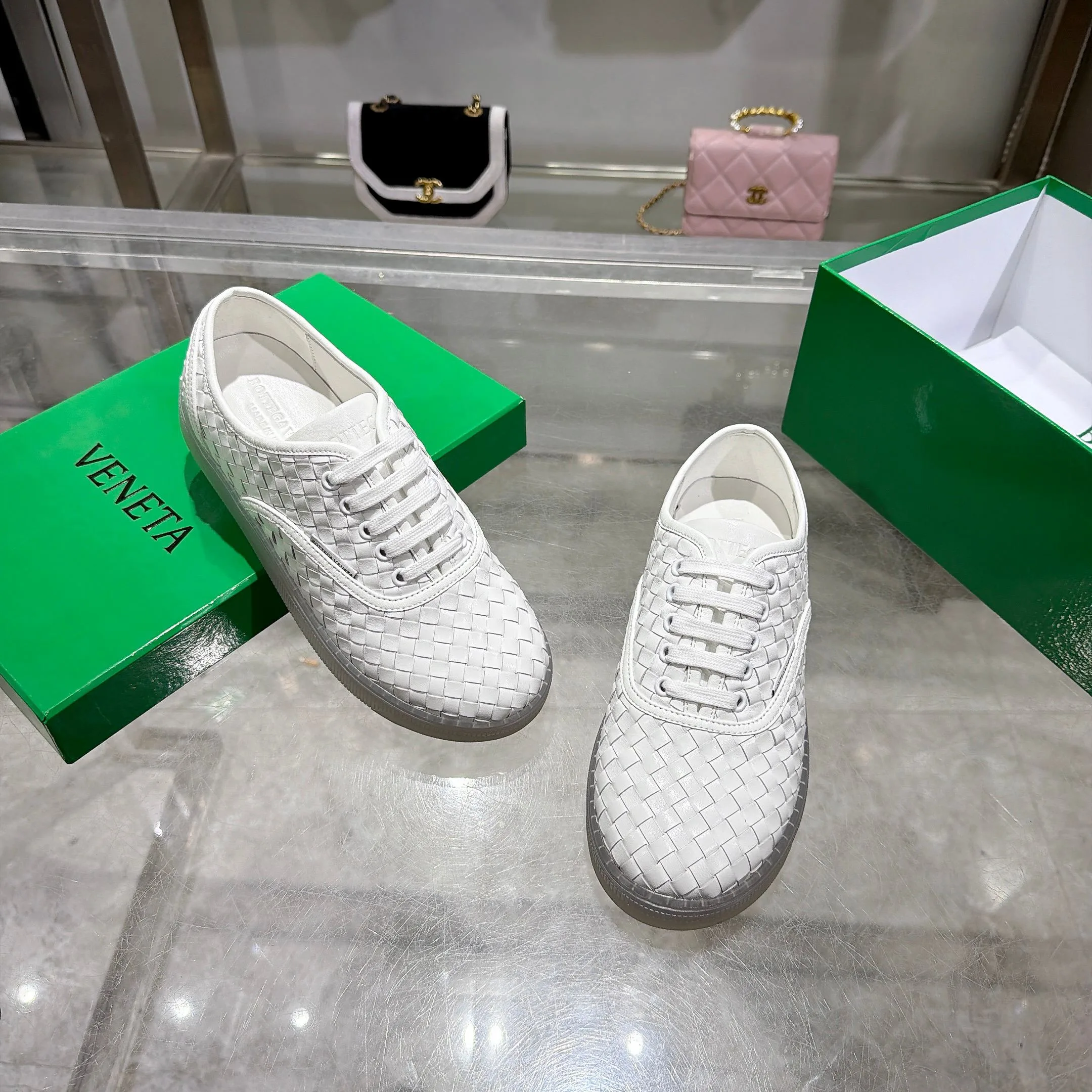 BOTTEGA 27FW NWEPAZI 011 스니커즈 4