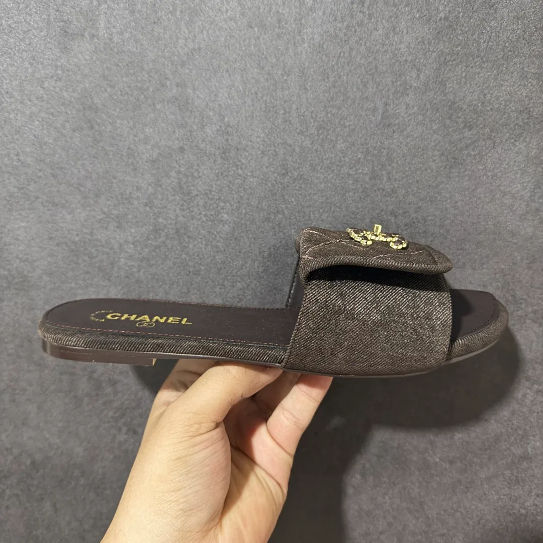 CHA 27FW MSEOZZY 006 슬리퍼