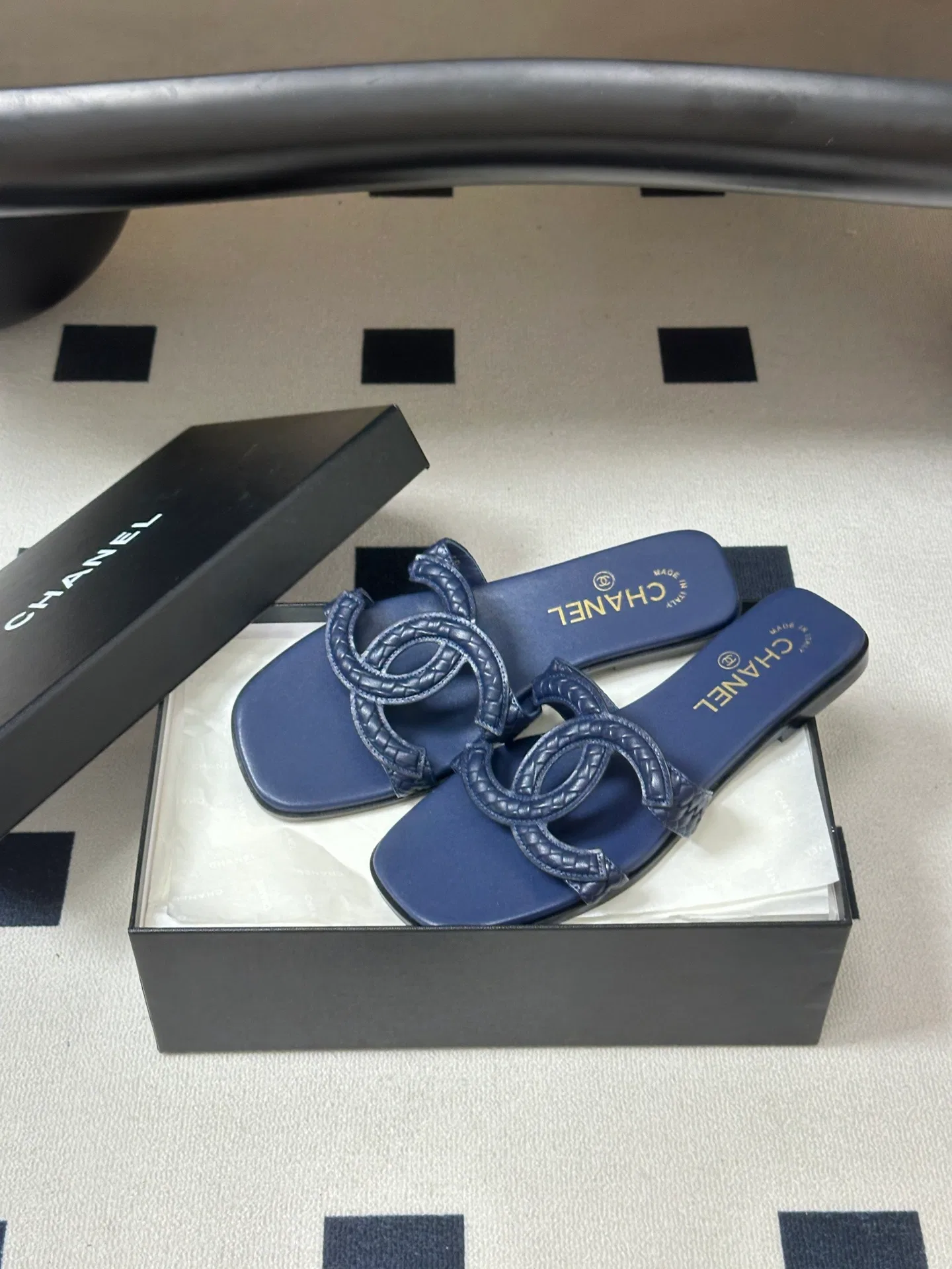 CHA 27FW MSEOZZY 011 슬리퍼 3