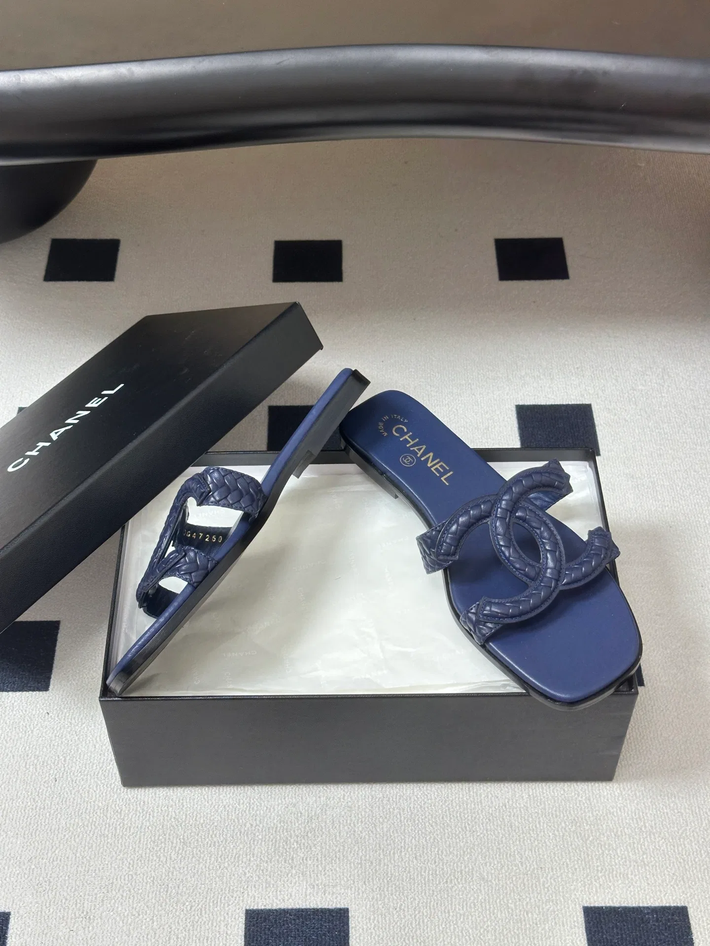 CHA 27FW MSEOZZY 011 슬리퍼 4