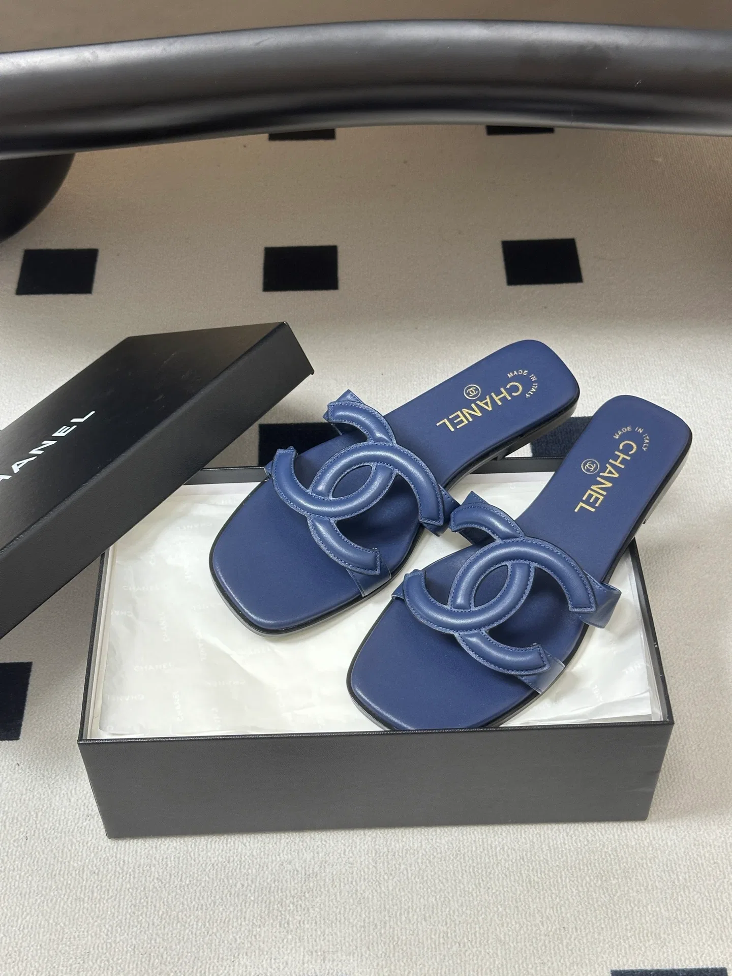 CHA 27FW MSEOZZY 012 슬리퍼 3