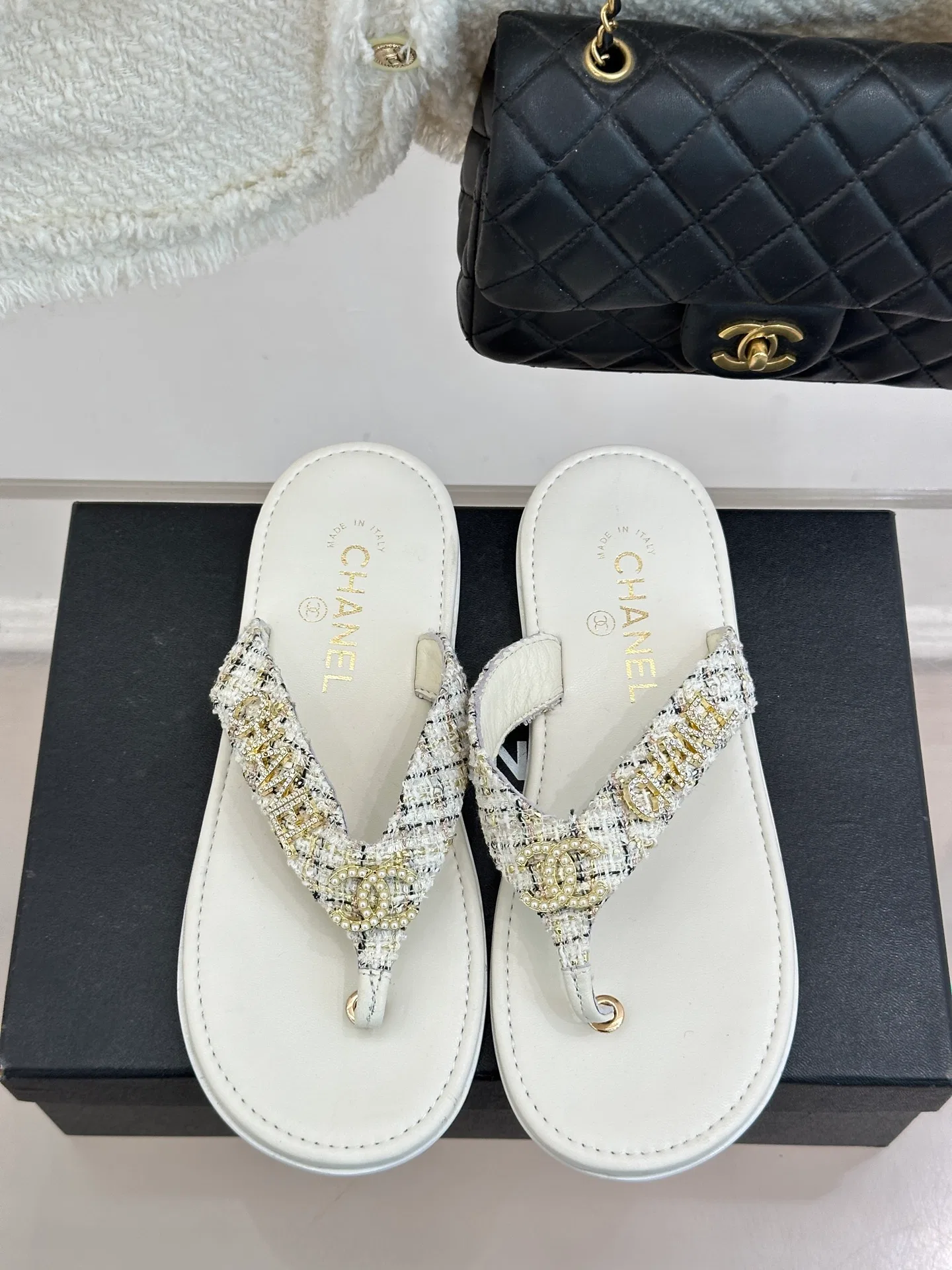 CHA 27FW MSEOZZY 046 슬리퍼 4