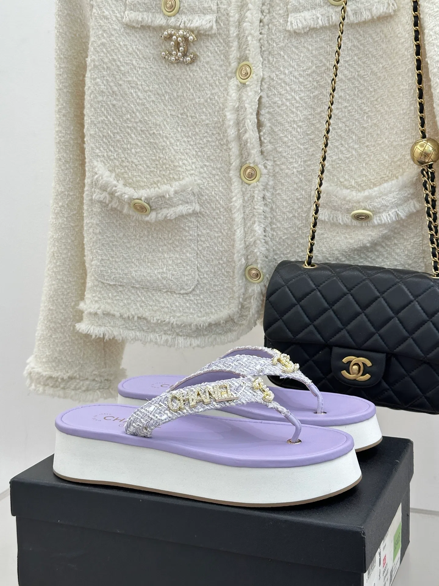 CHA 27FW MSEOZZY 047 슬리퍼