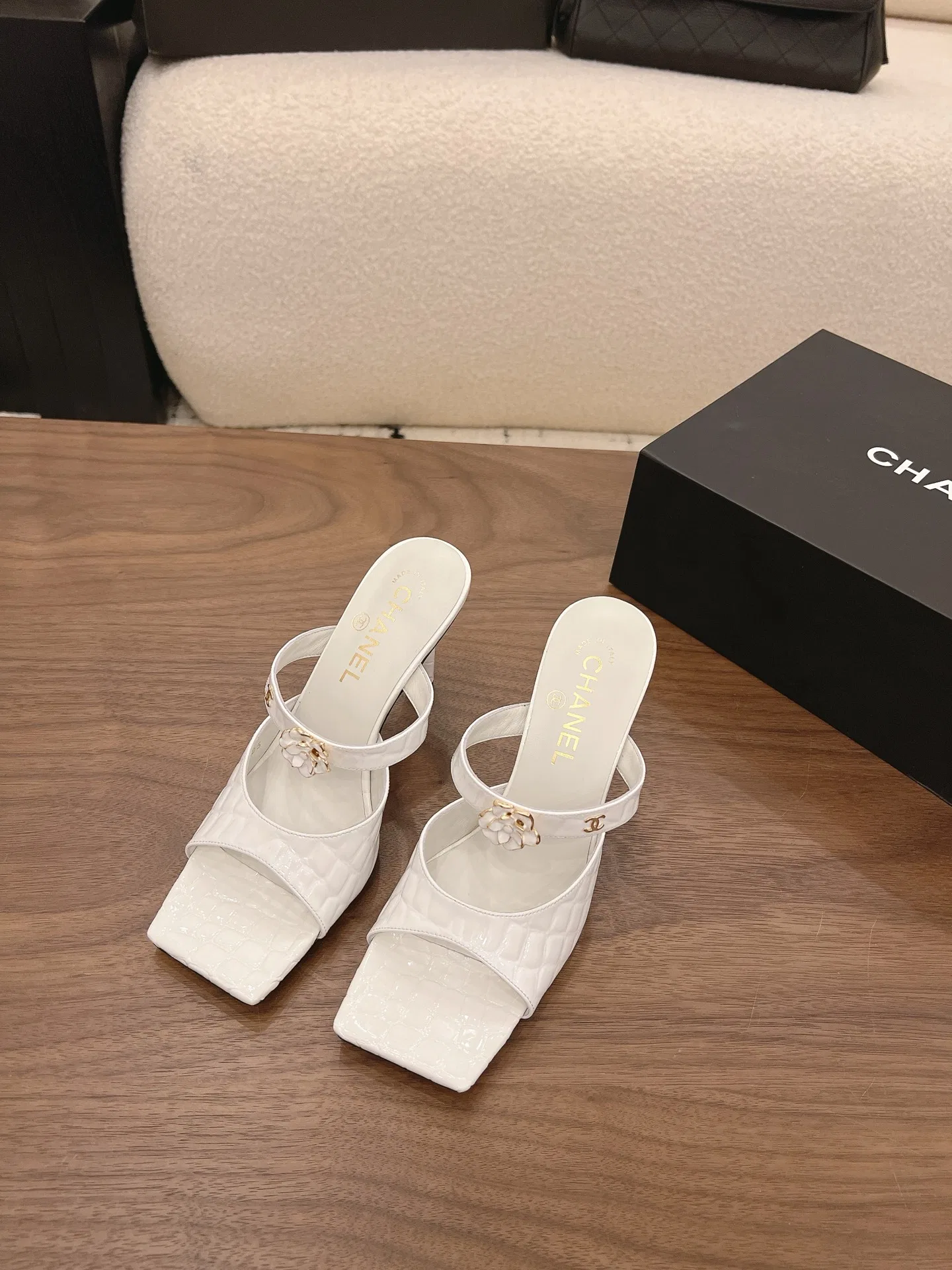 CHA 27FW MSEOZZY 057 구두