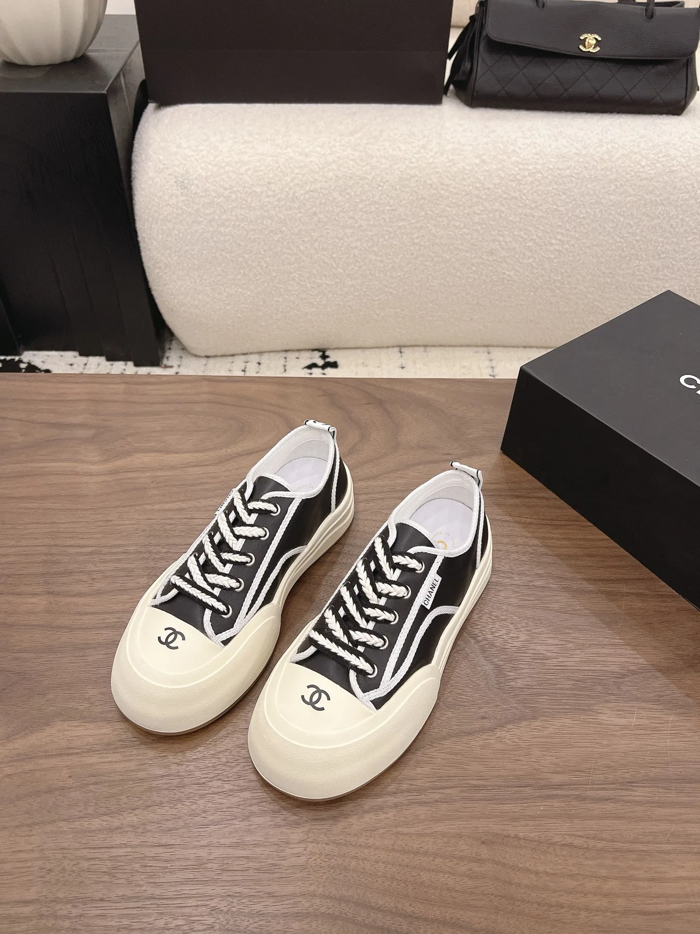CHA 27FW MSEOZZY 080 스니커즈