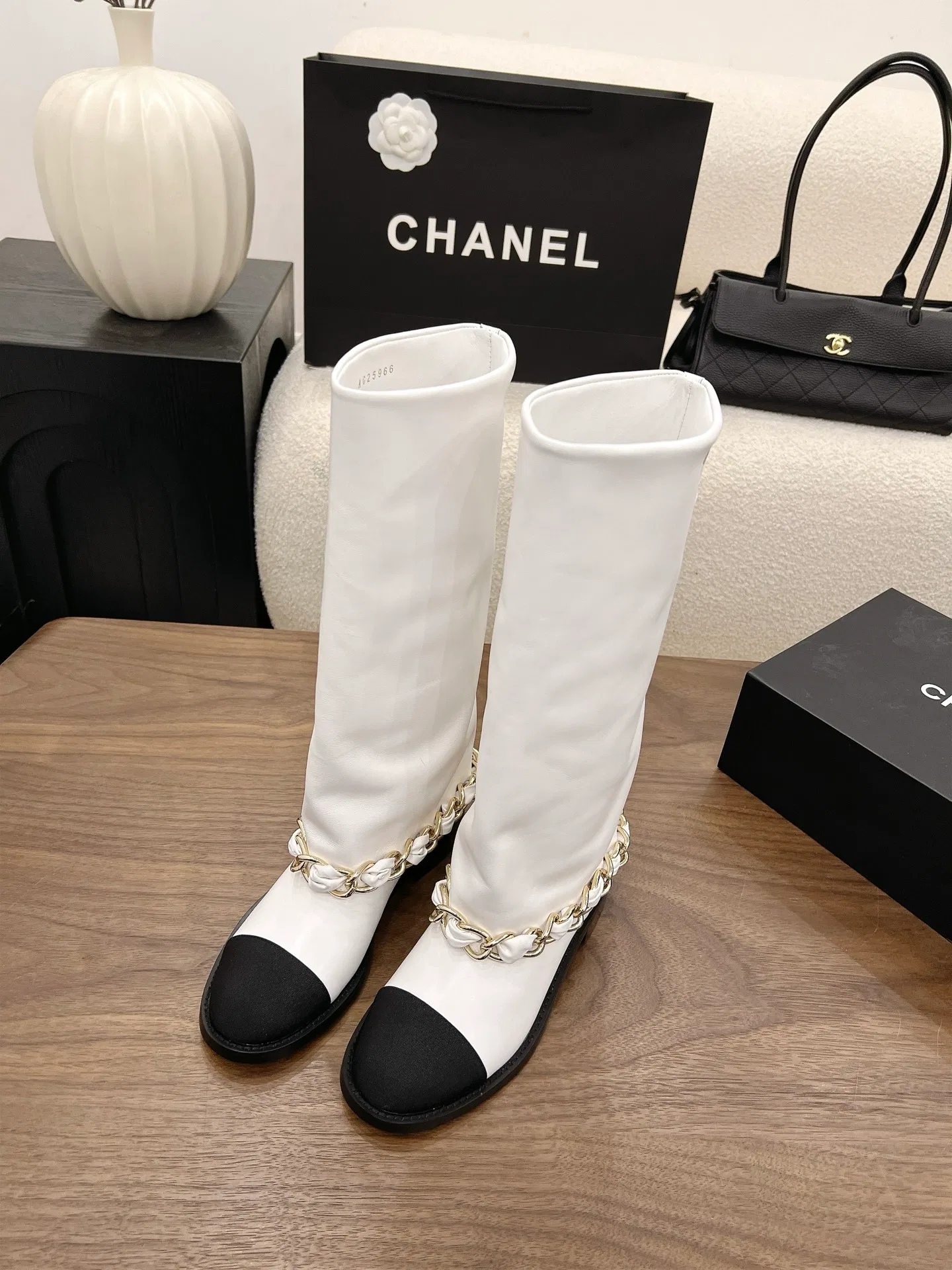 CHA 27FW MSEOZZY 157 부츠
