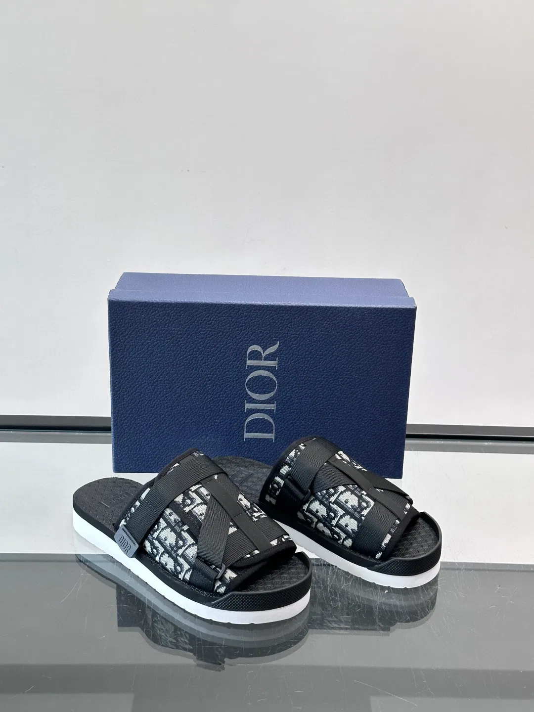 DIO 27FW AAEKWHN 001 슬리퍼 5