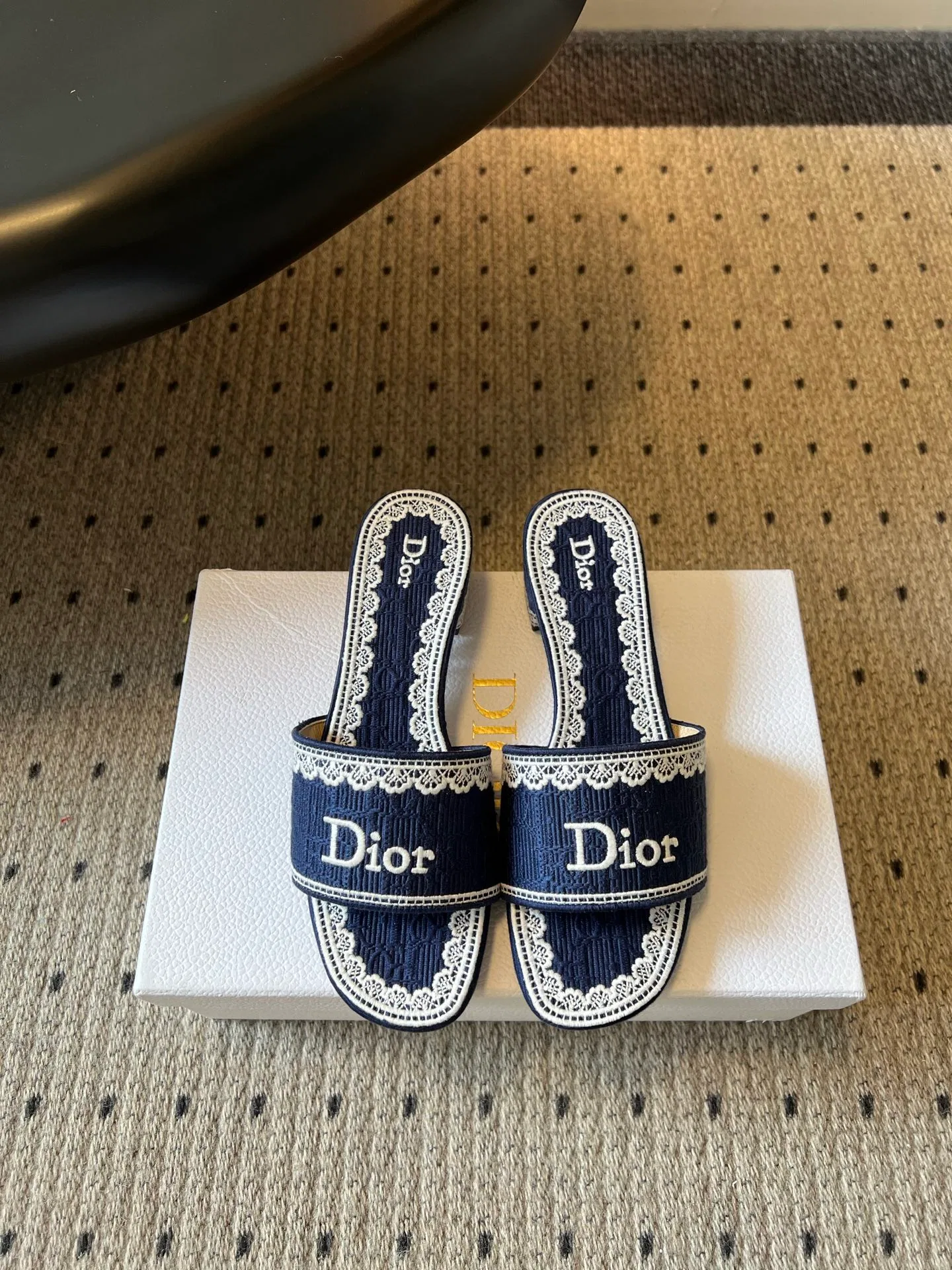 DIO 27FW KXAHBPC 001 슬리퍼