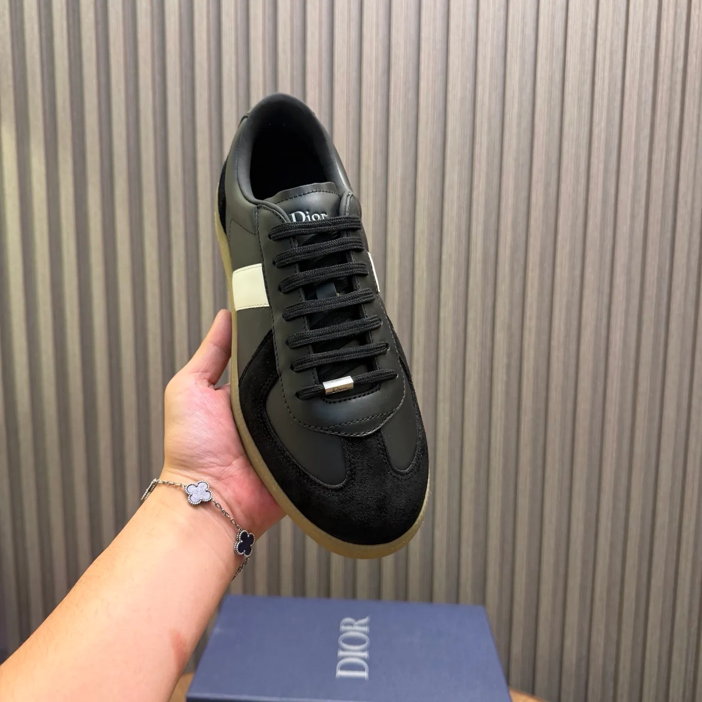 DIO 27FW OUNYZGO 002 스니커즈 5