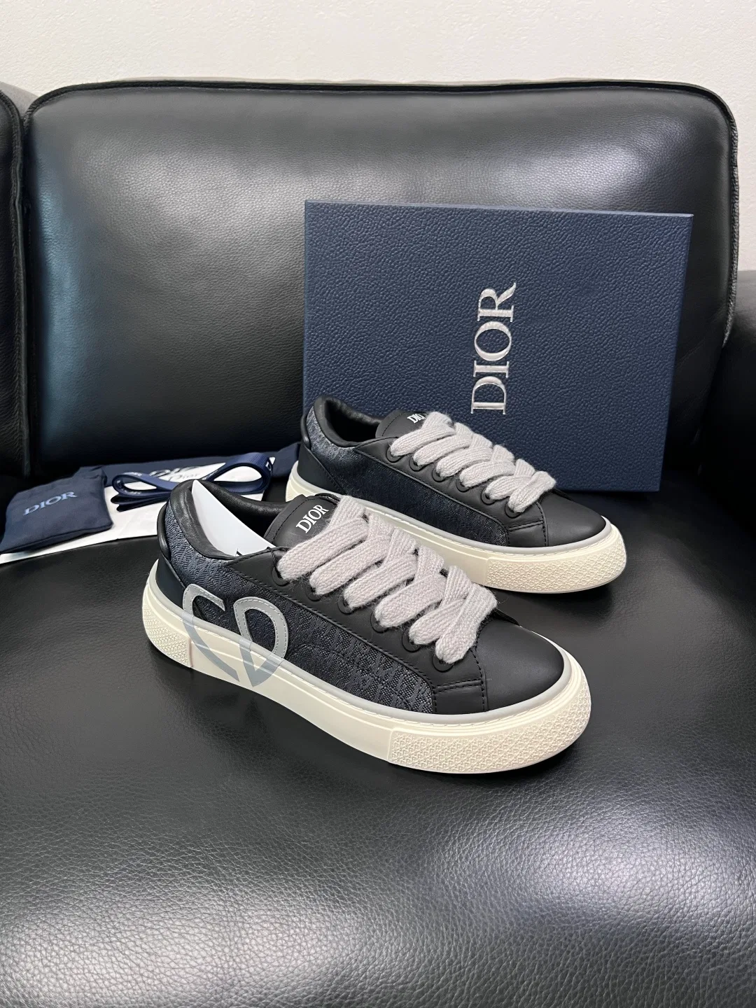 DIO 27FW OUNYZGO 004 스니커즈