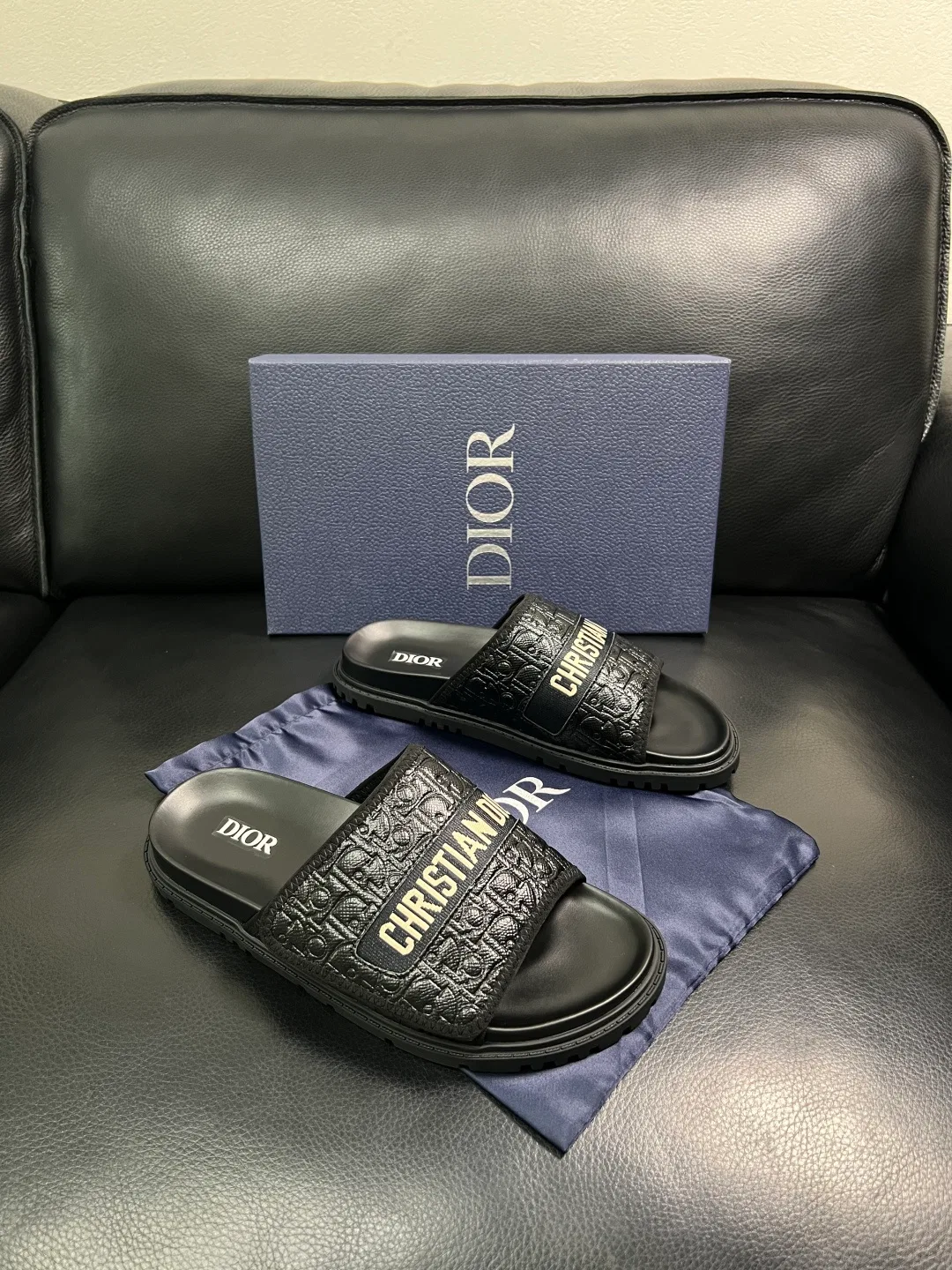 DIO 27FW OUNYZGO 054 슬리퍼
