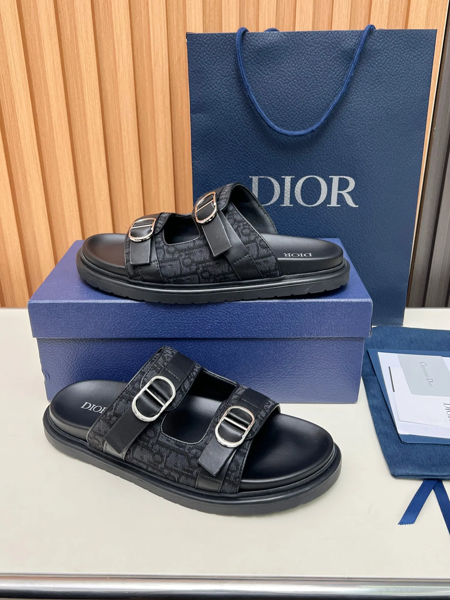 DIO 27FW VDWLMEJ 001 샌들 5