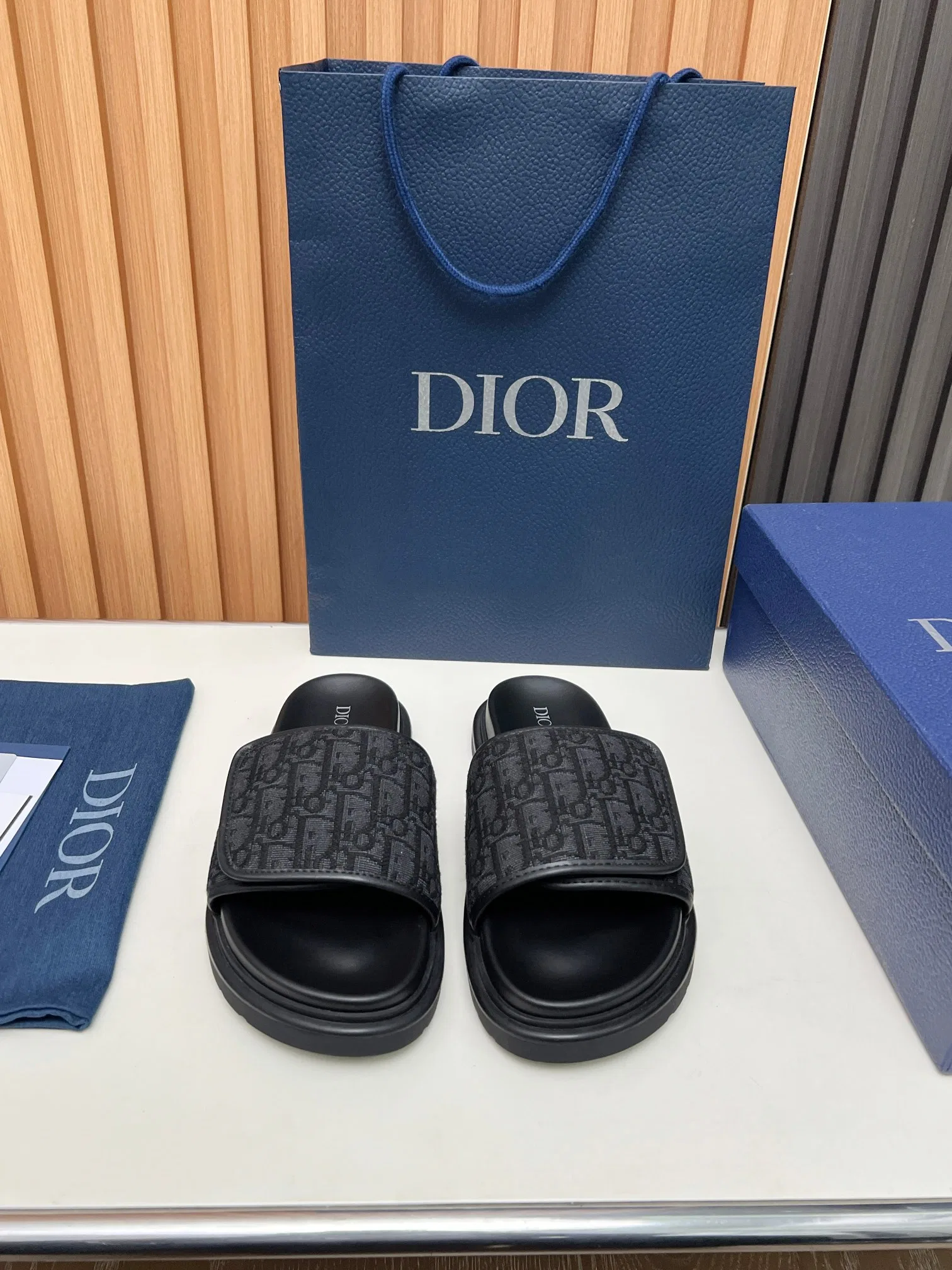 DIO 27FW VDWLMEJ 002 슬리퍼
