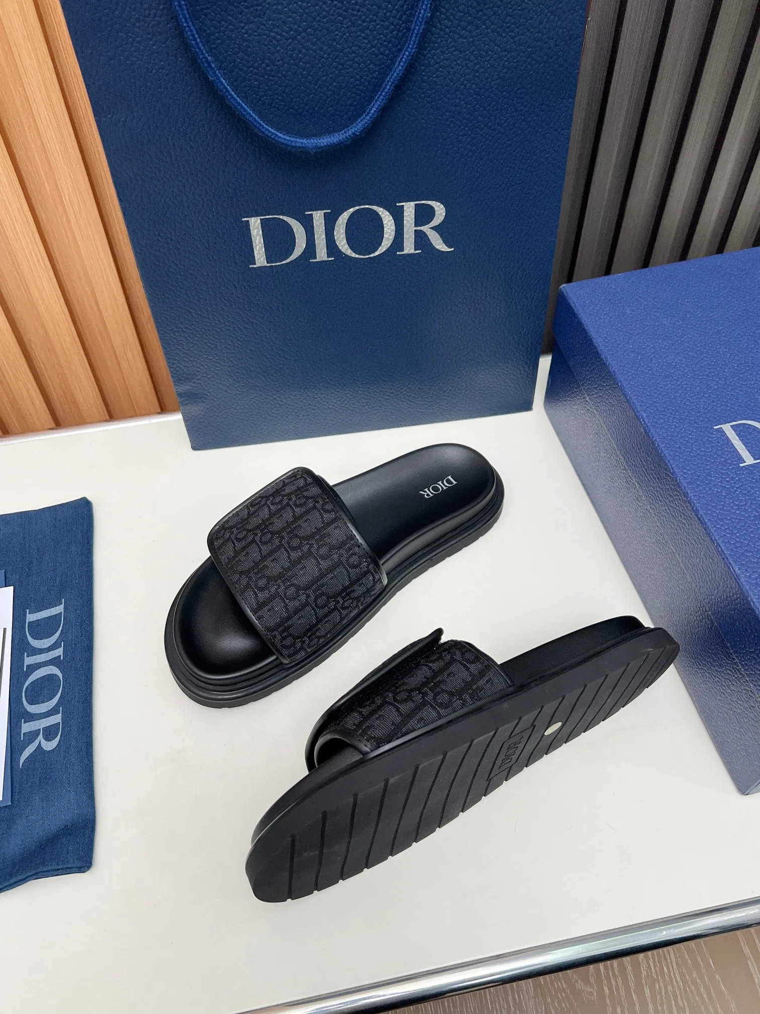 DIO 27FW VDWLMEJ 002 슬리퍼 3