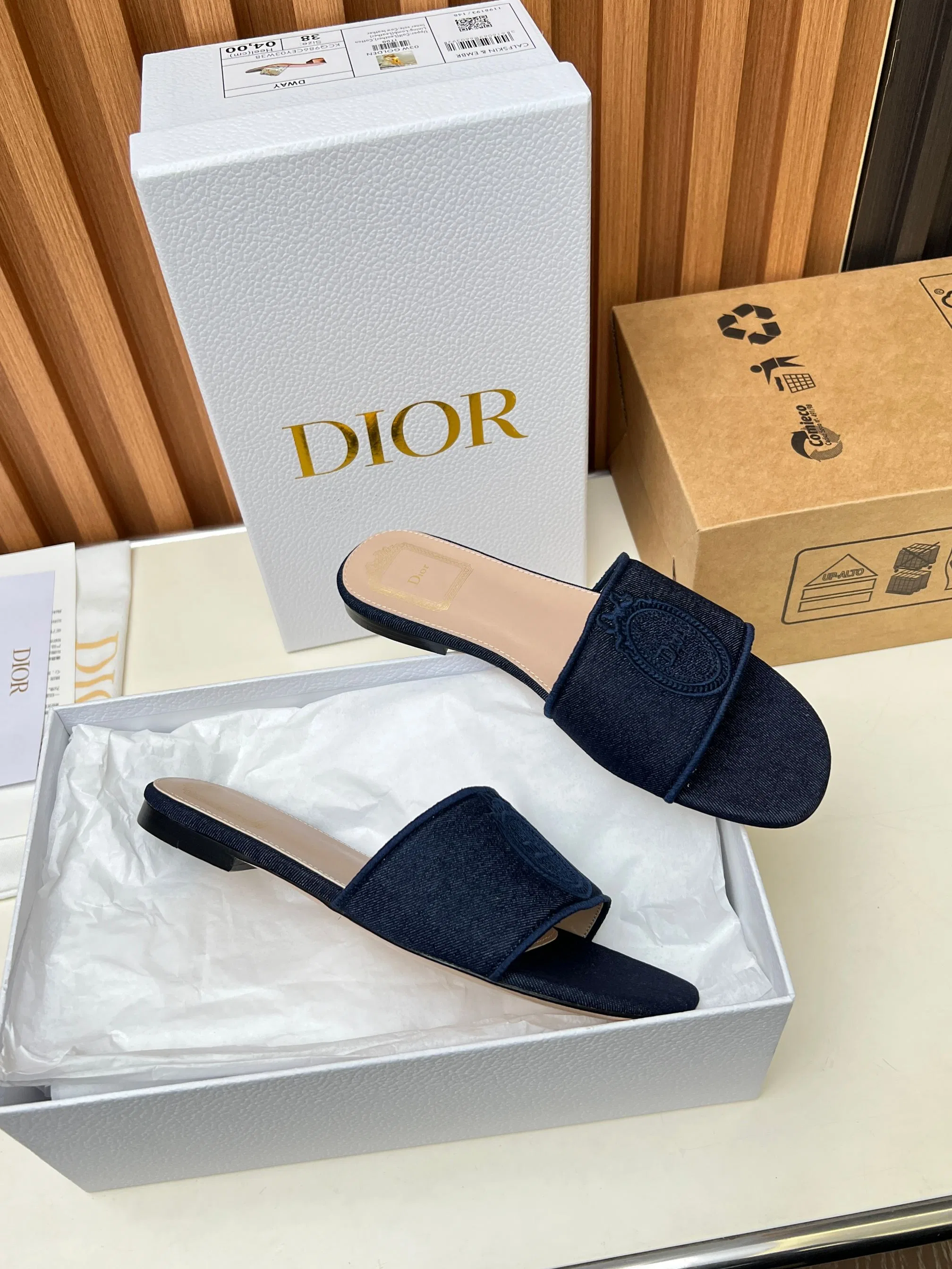 DIO 27FW VDWLMEJ 004 슬리퍼