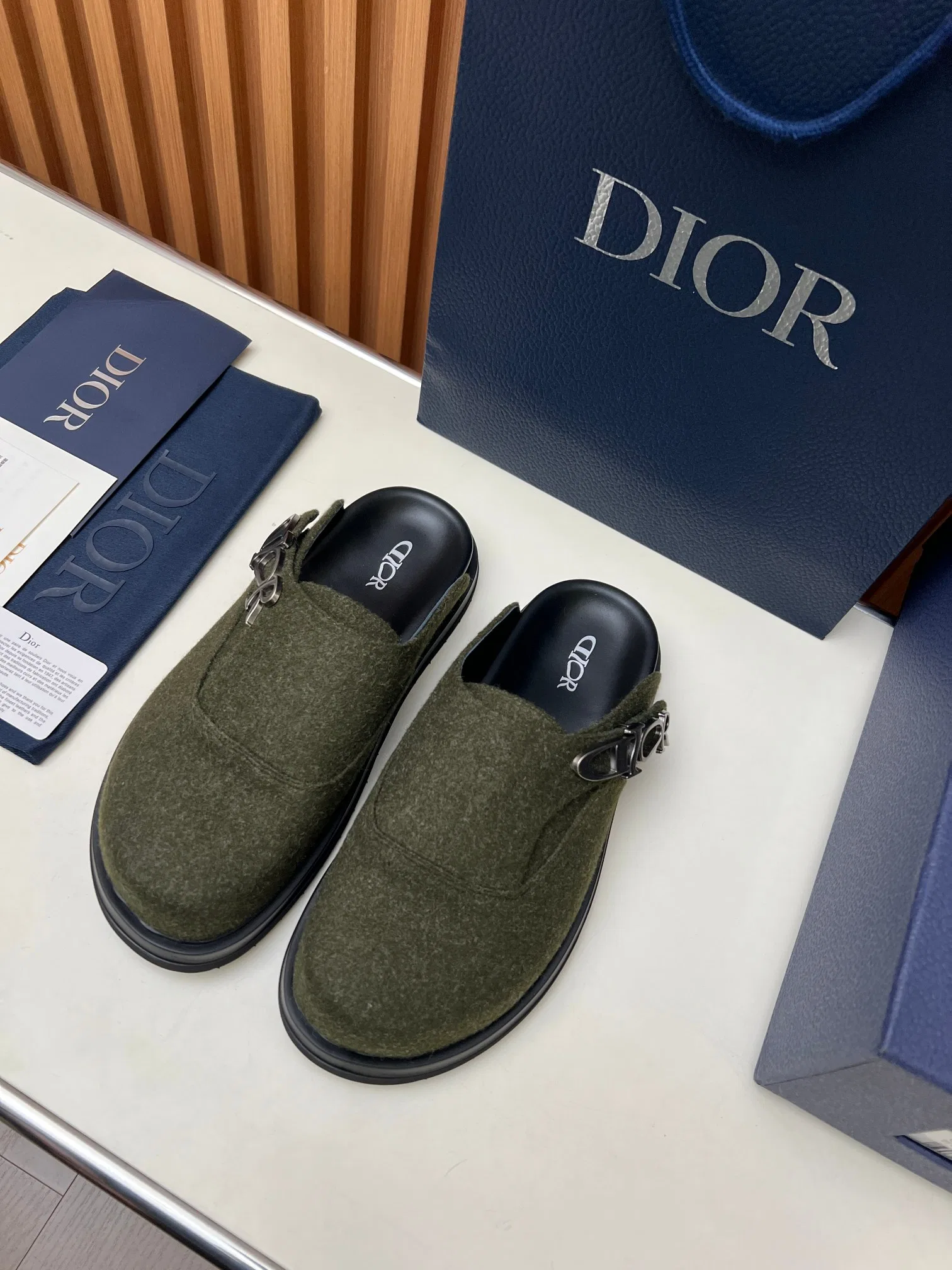 DIO 27FW VDWLMEJ 007 슬리퍼