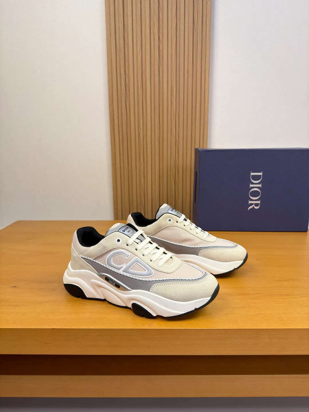 DIO 27FW VDWLMEJ 009 스니커즈