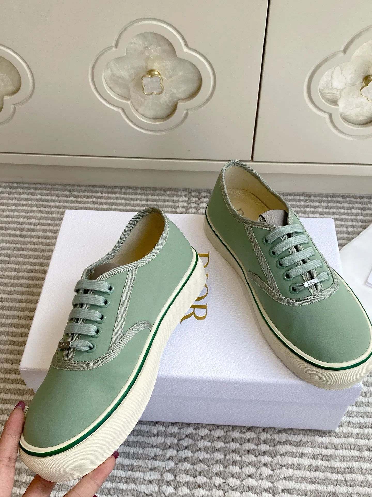 DIO 27FW YPLVSJI 060 스니커즈