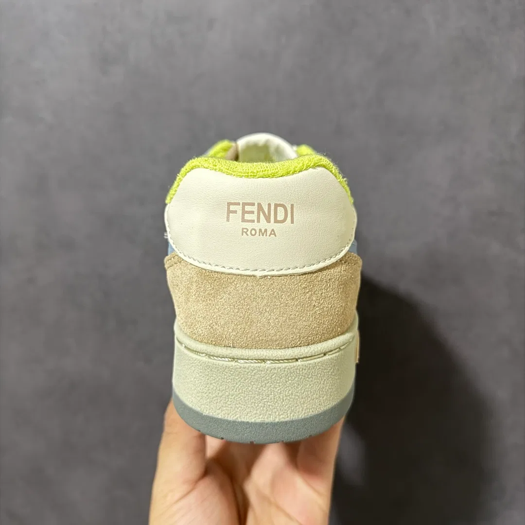FEN 27FW EIUHZUK 001 스니커즈 4