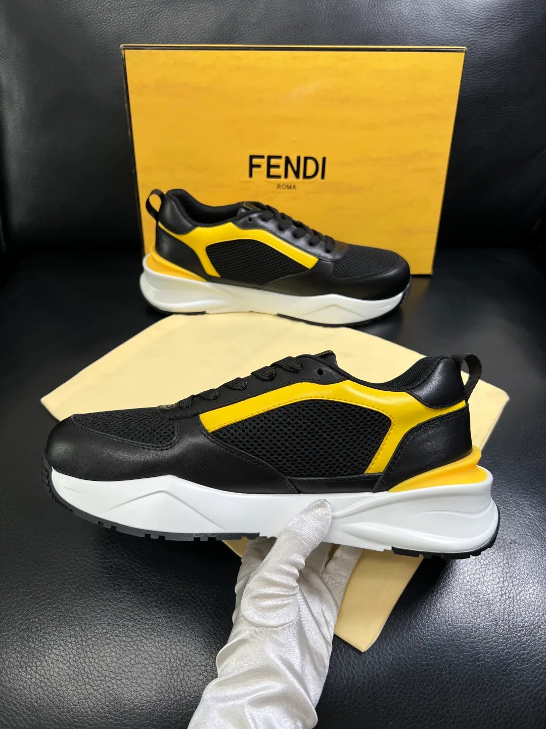 FEN 27FW KJARXSO 024 스니커즈 5