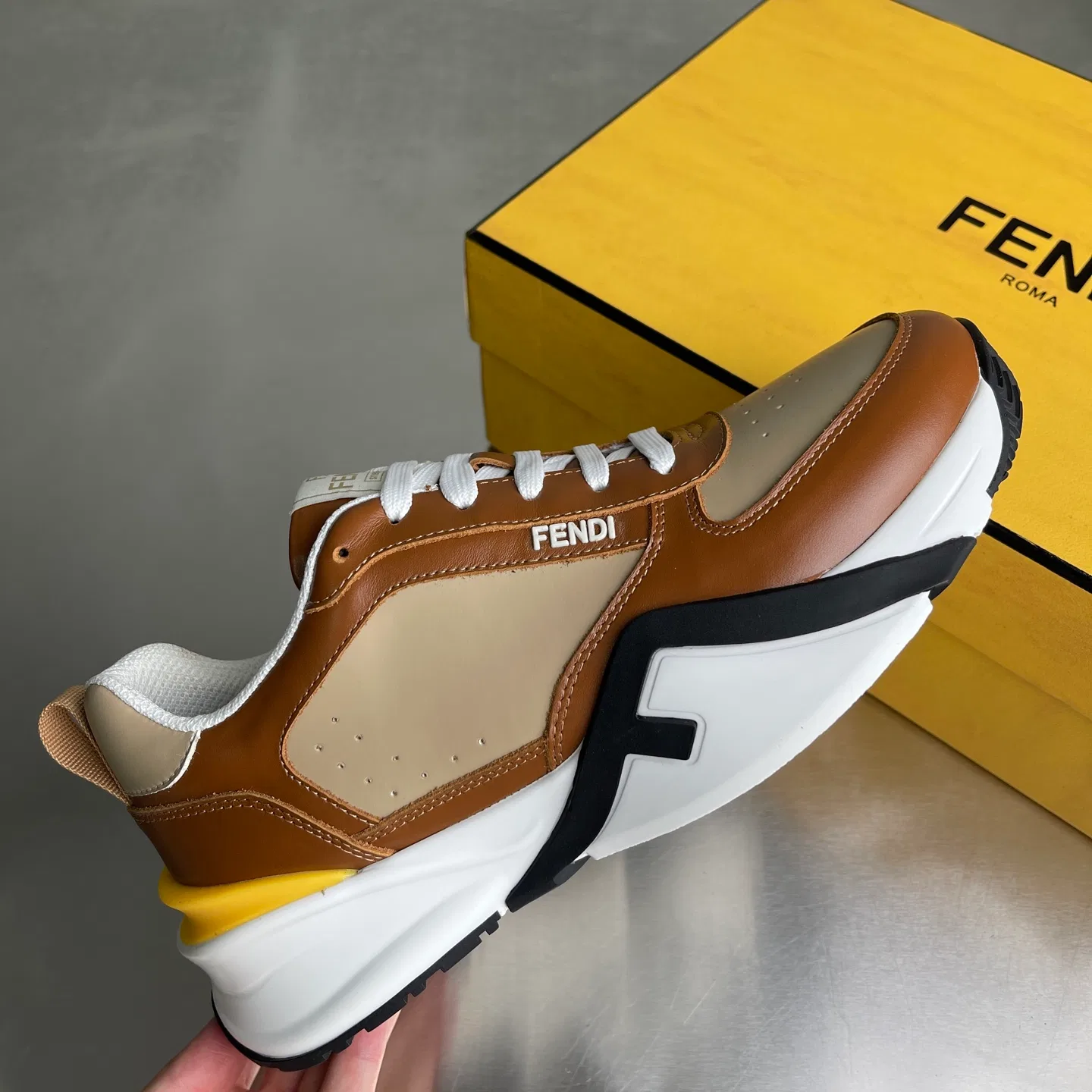 FEN 27FW KUZAANZ 001 스니커즈 3