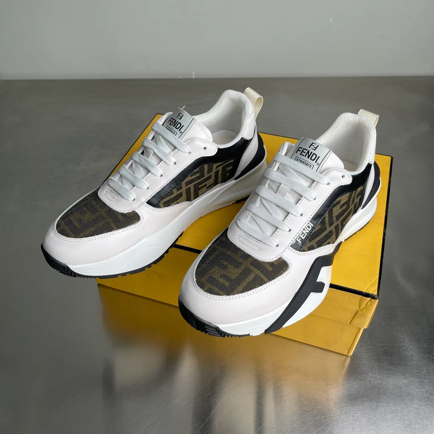 FEN 27FW KUZAANZ 002 스니커즈
