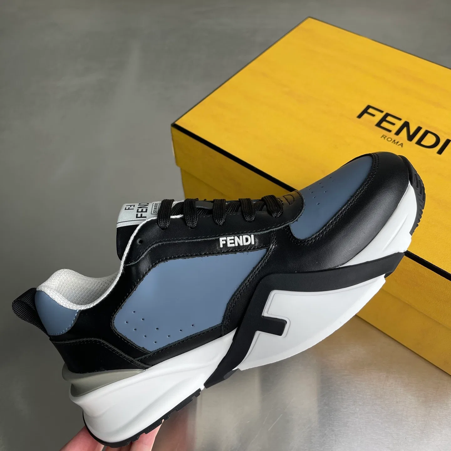 FEN 27FW KUZAANZ 004 스니커즈 3