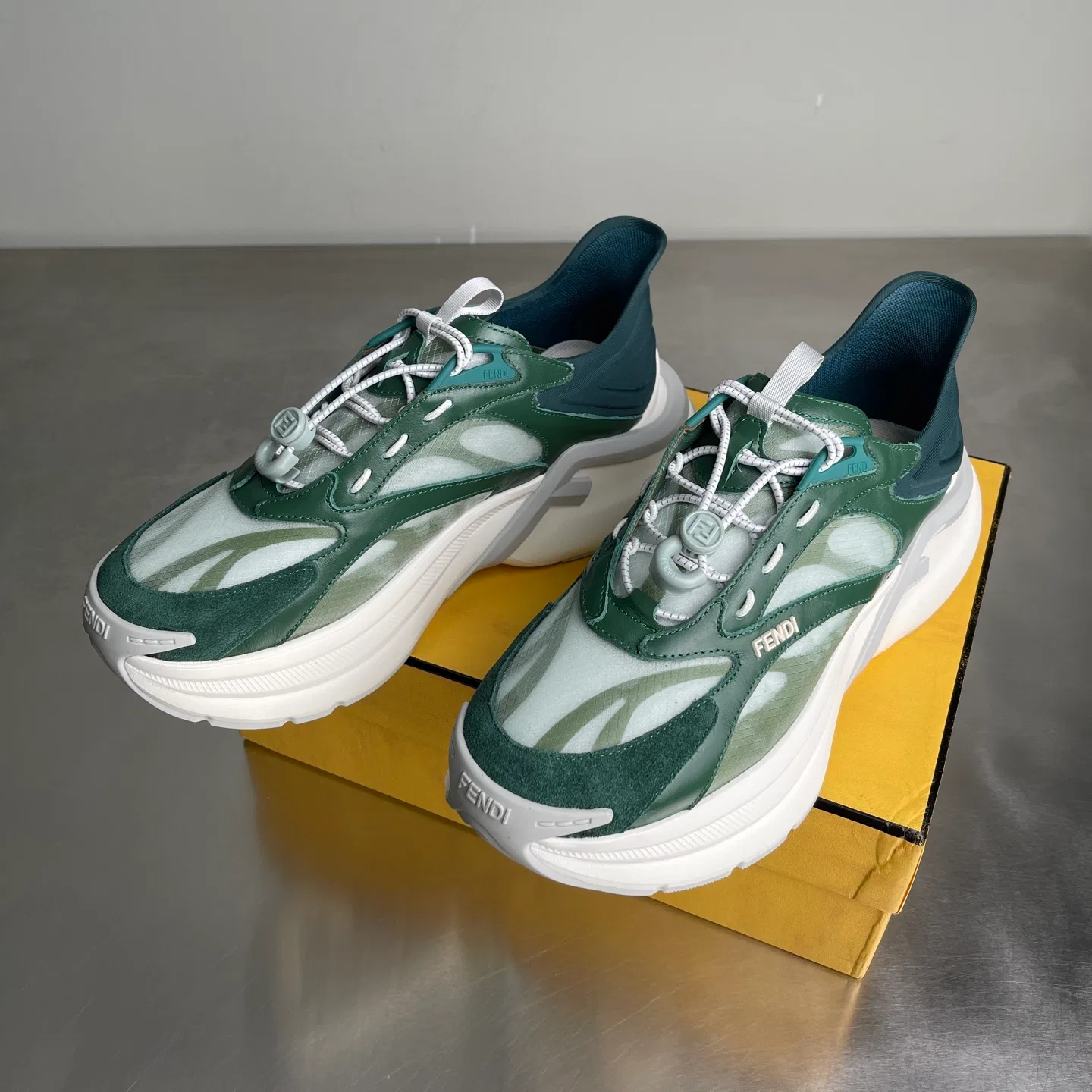 FEN 27FW KUZAANZ 005 스니커즈