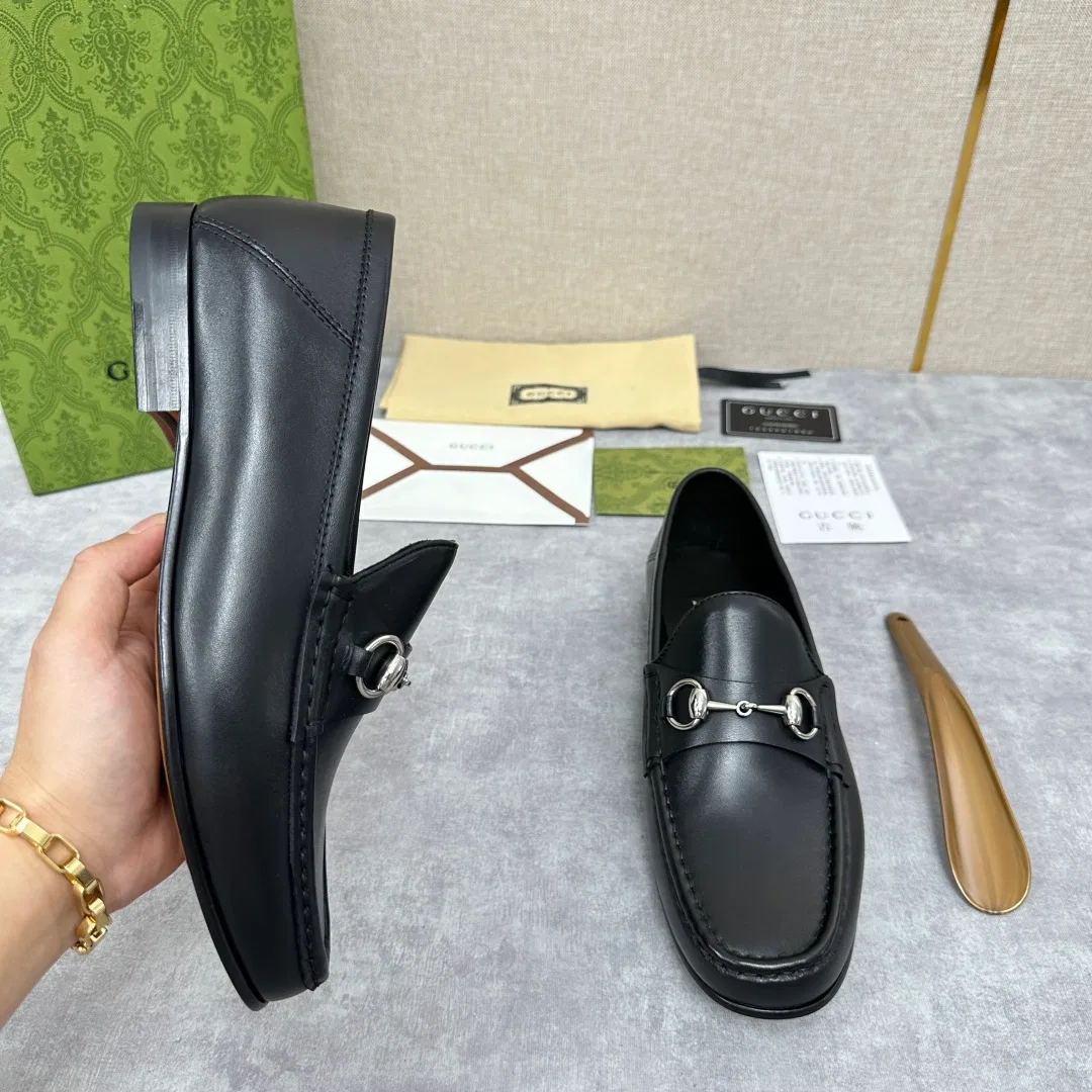 GU 27FW IWRCRKB 036 로퍼 3