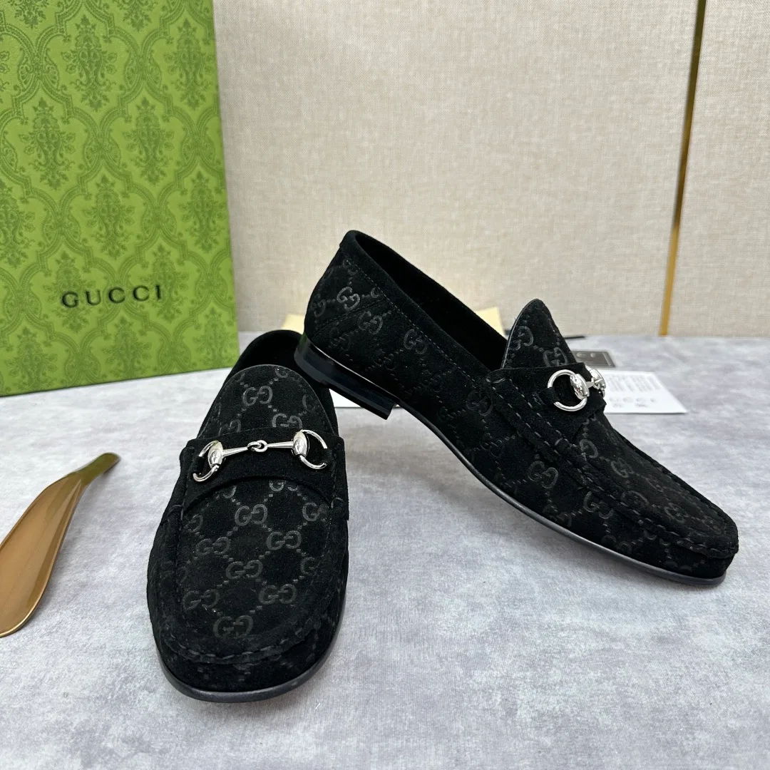 GU 27FW IWRCRKB 037 로퍼 5