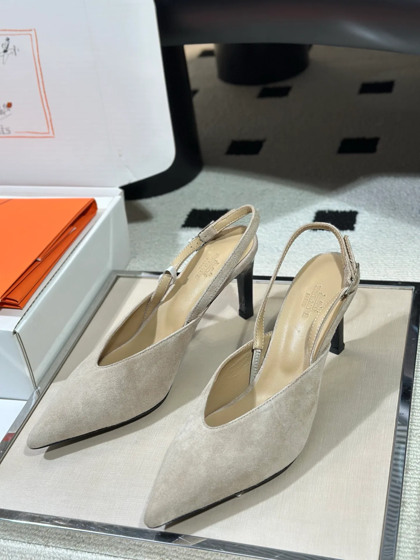 HER 27FW AENZSWQ 022 구두 3