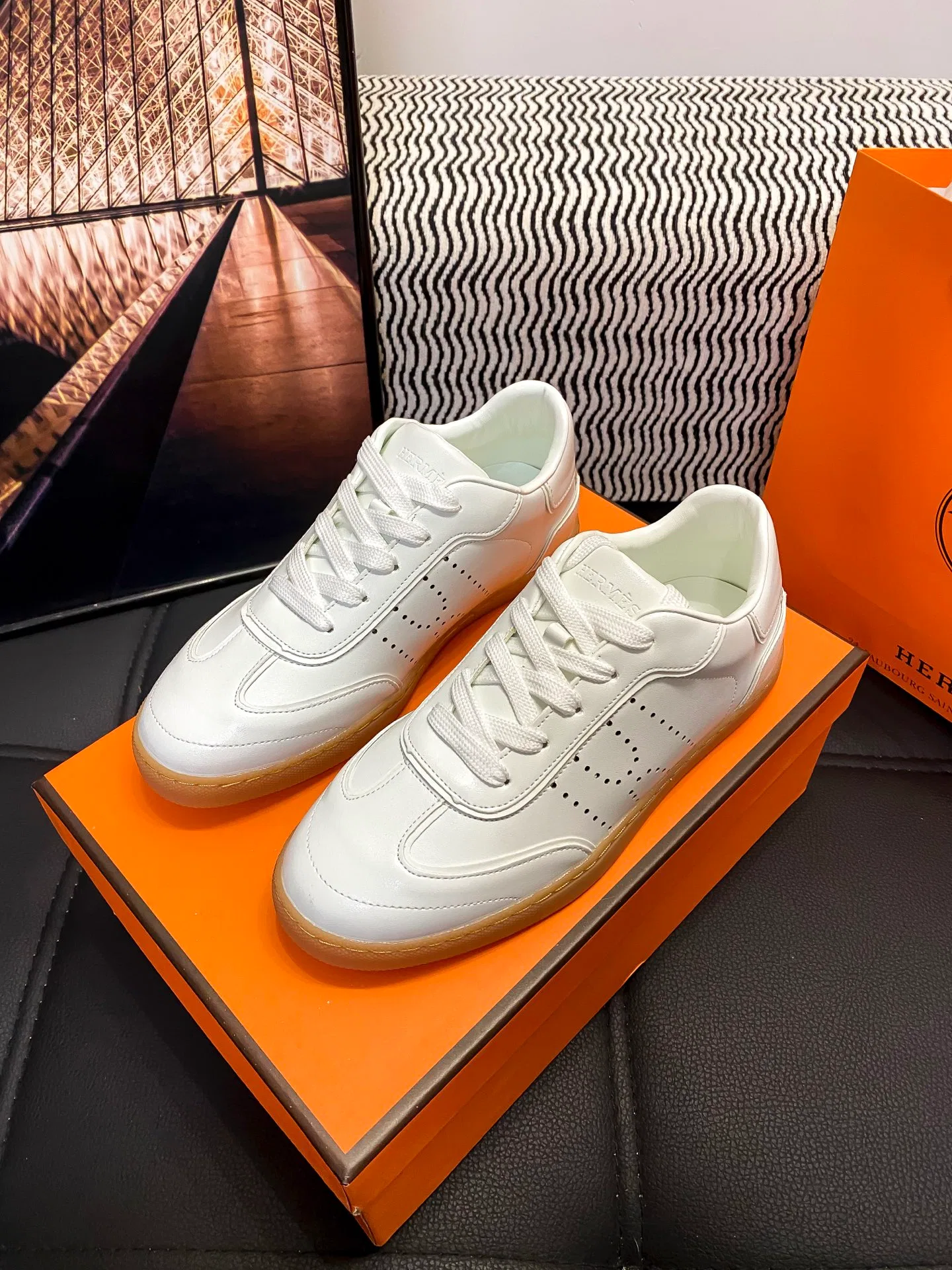 HER 27FW AENZSWQ 024 스니커즈