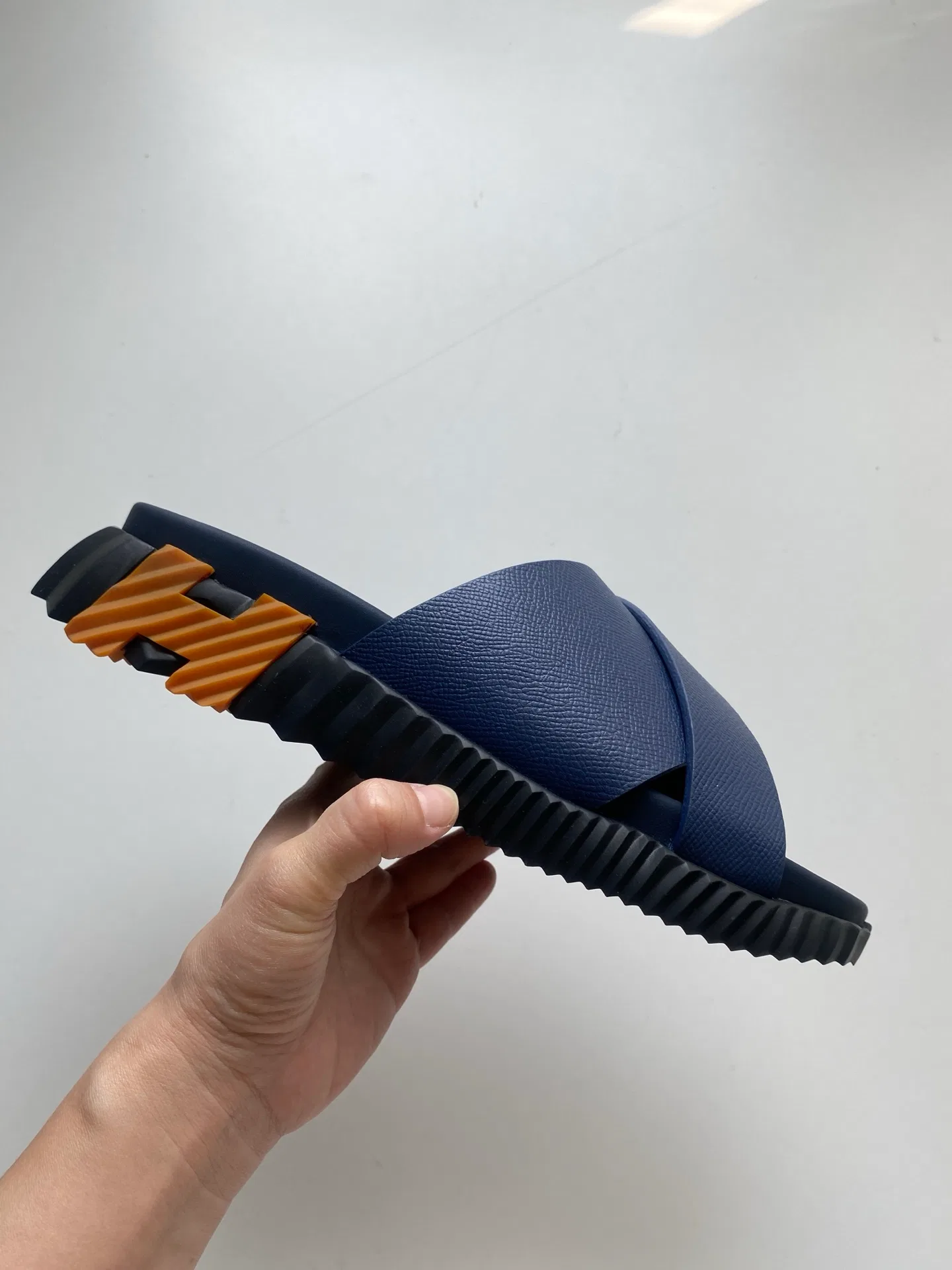 HER 27FW FGOECNM 005 슬리퍼 6