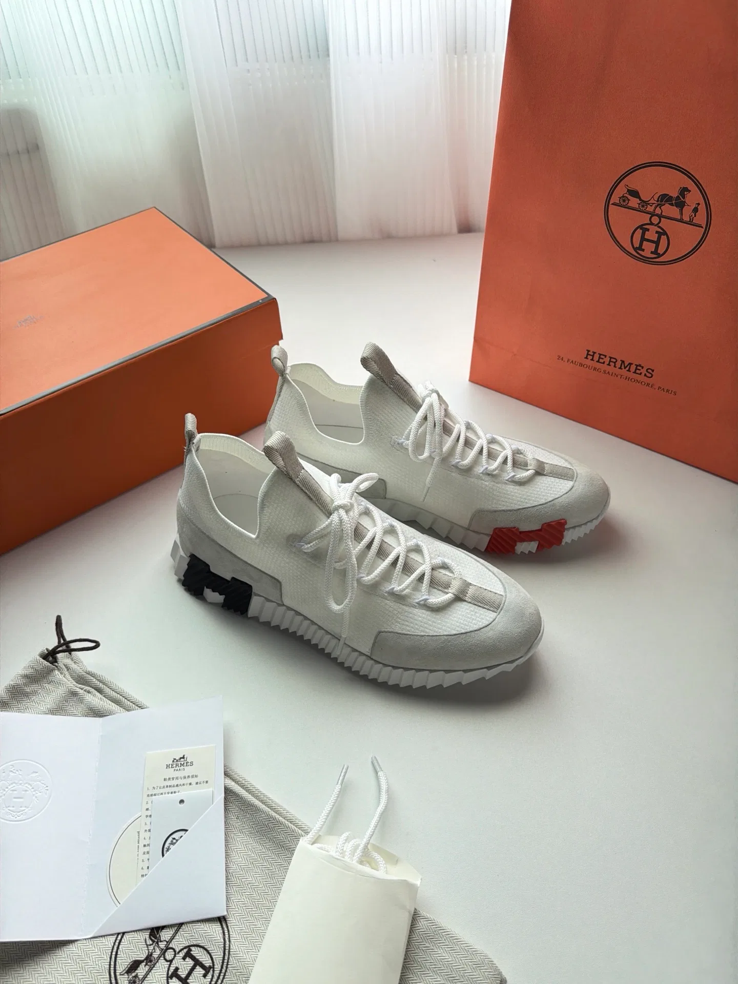 HER 27FW FGOECNM 008 스니커즈