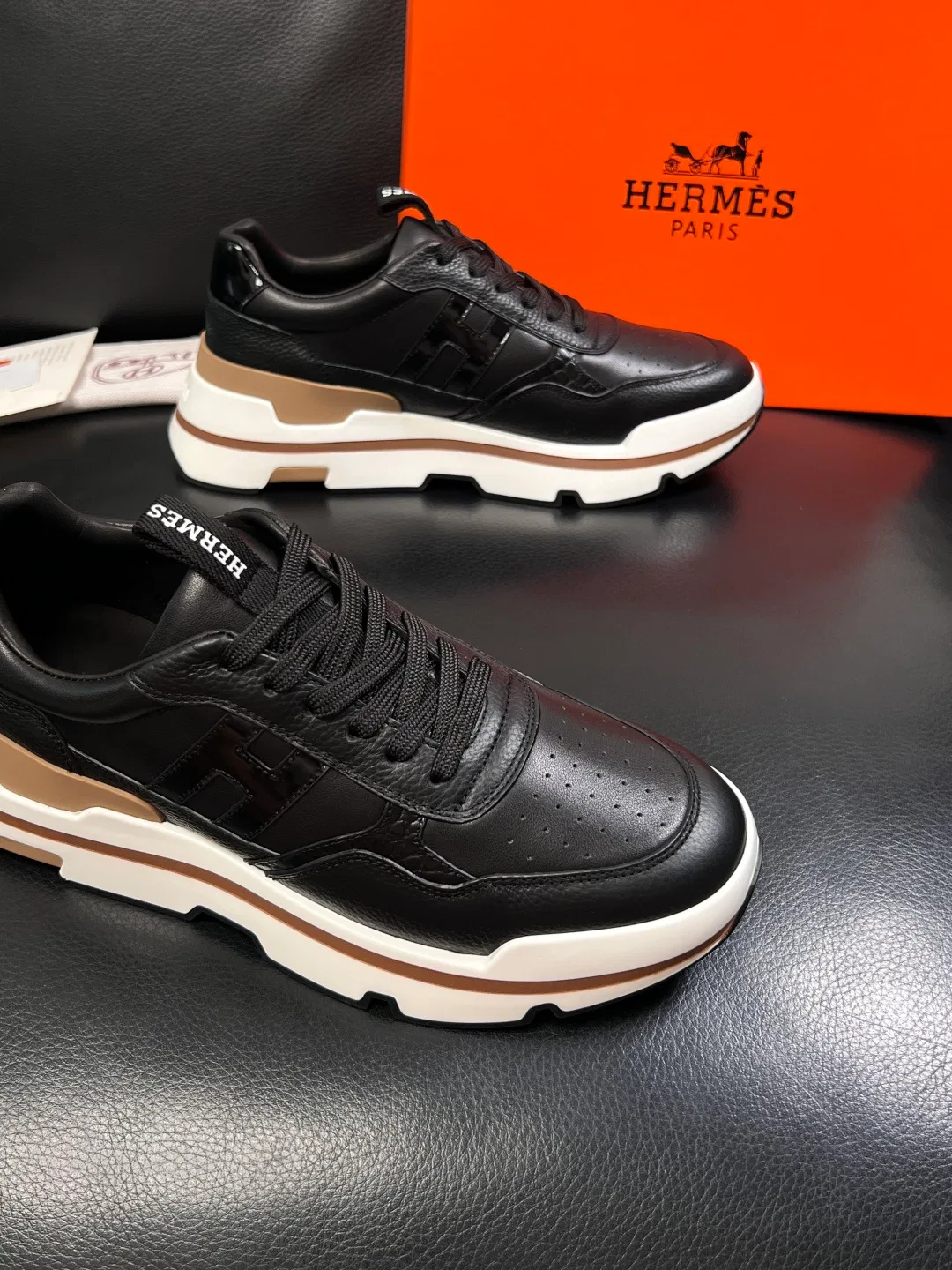 HER 27FW FGOECNM 010 스니커즈 6