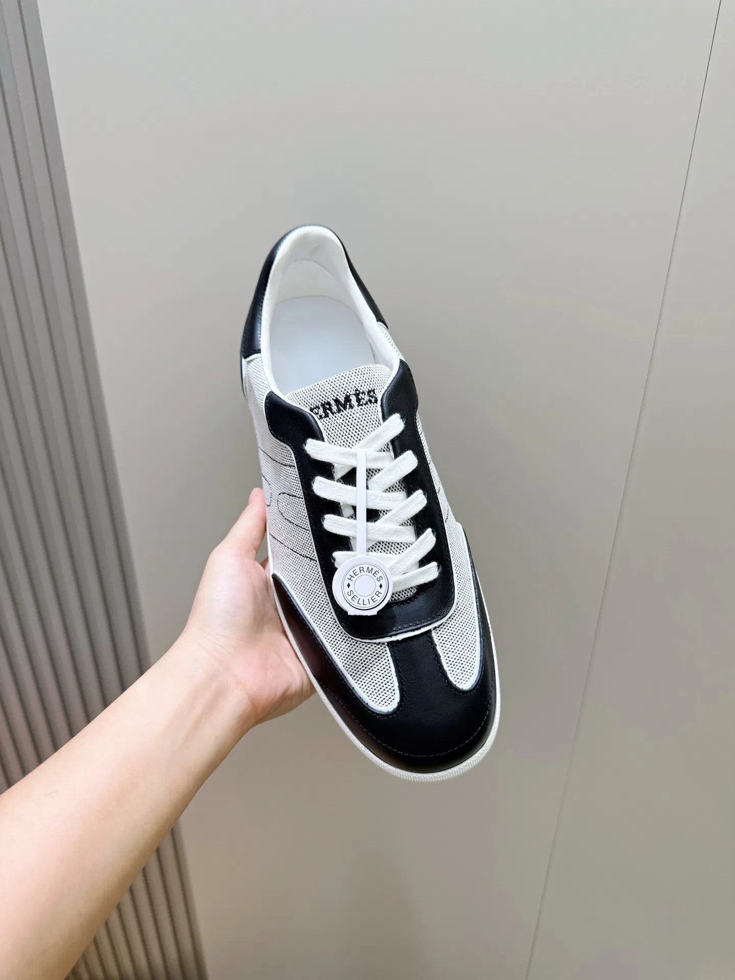 HER 27FW FGOECNM 011 스니커즈 4