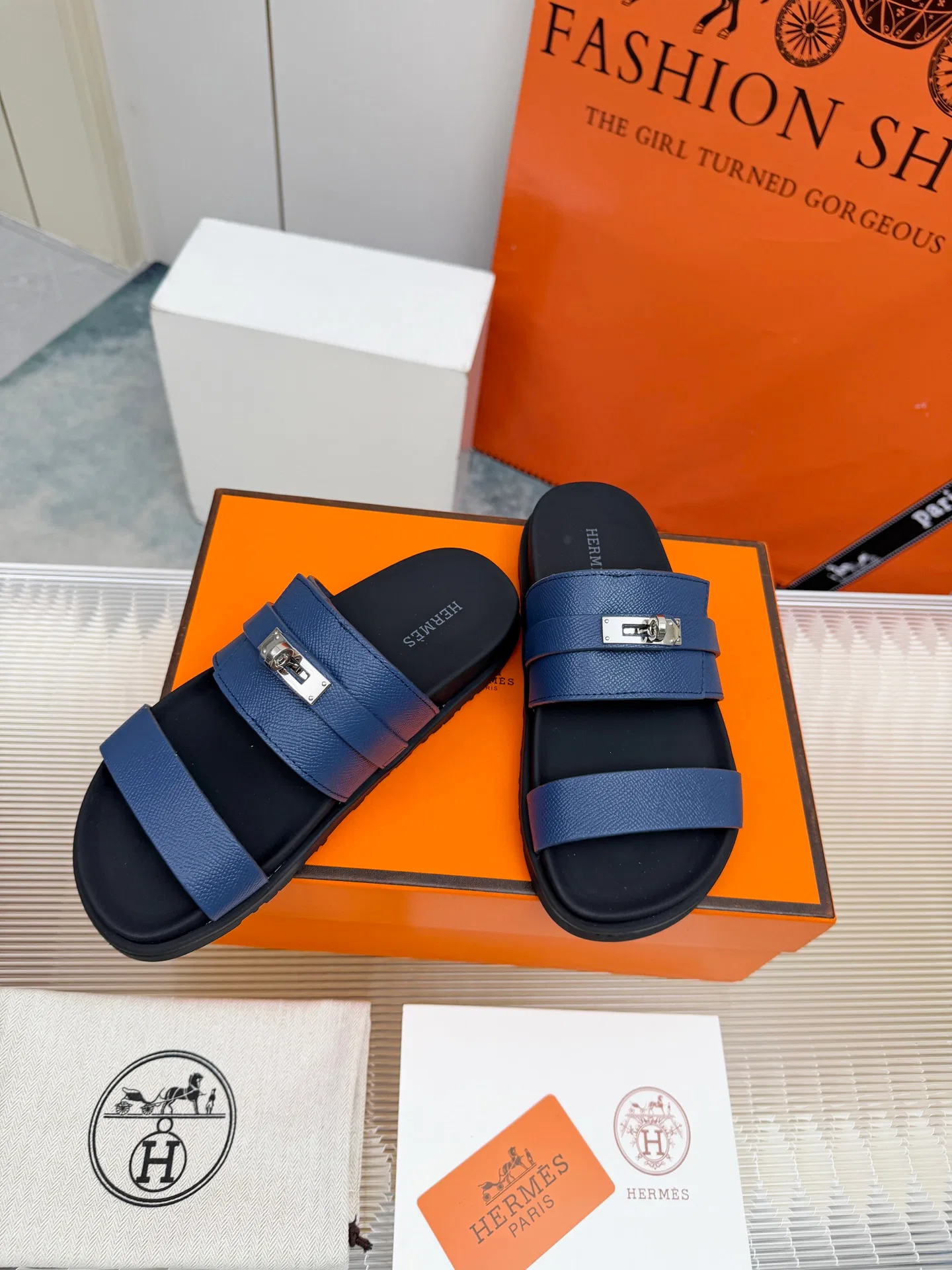 HER 27FW FGOECNM 012 슬리퍼 3