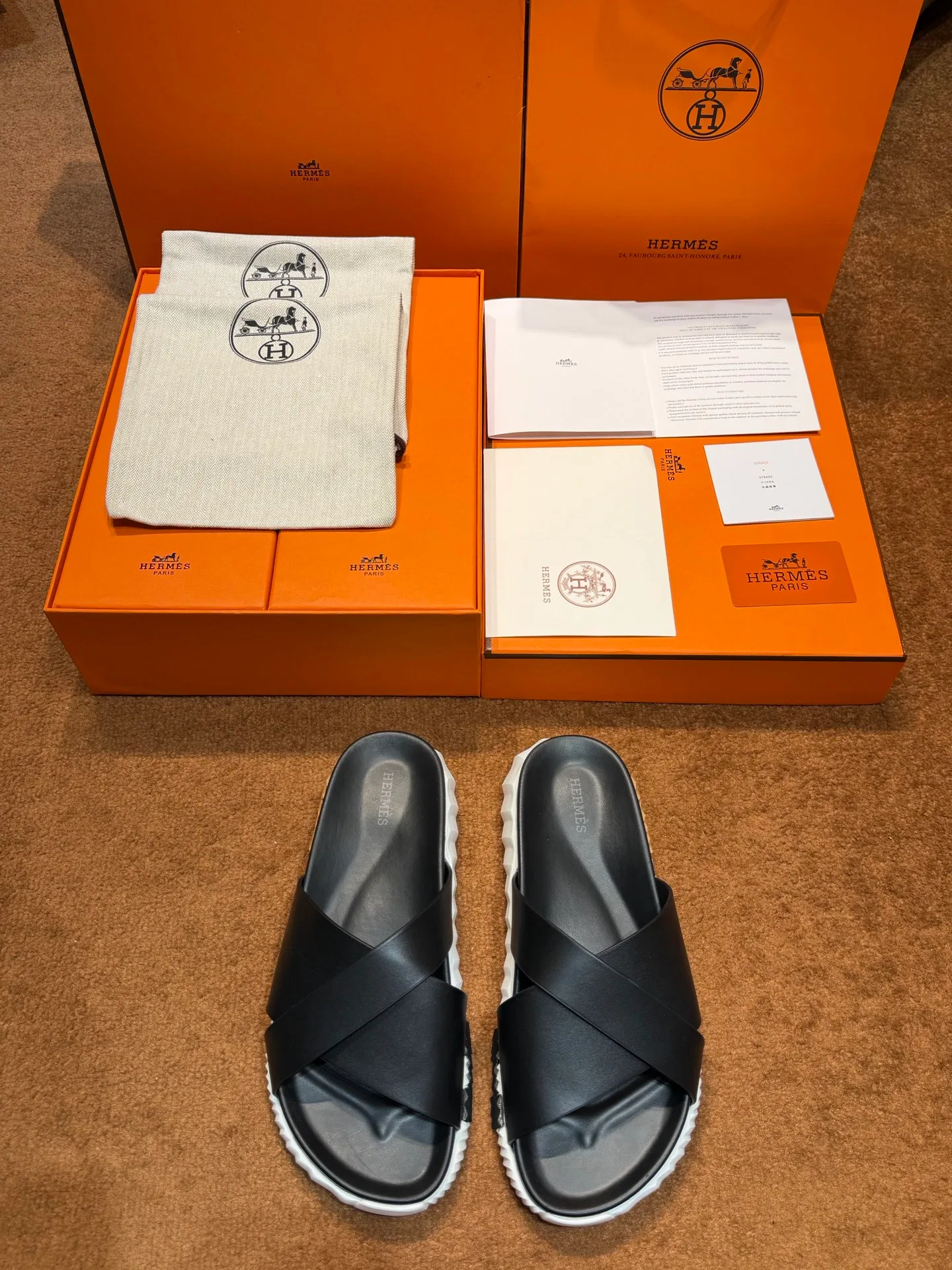 HER 27FW FGOECNM 018 슬리퍼