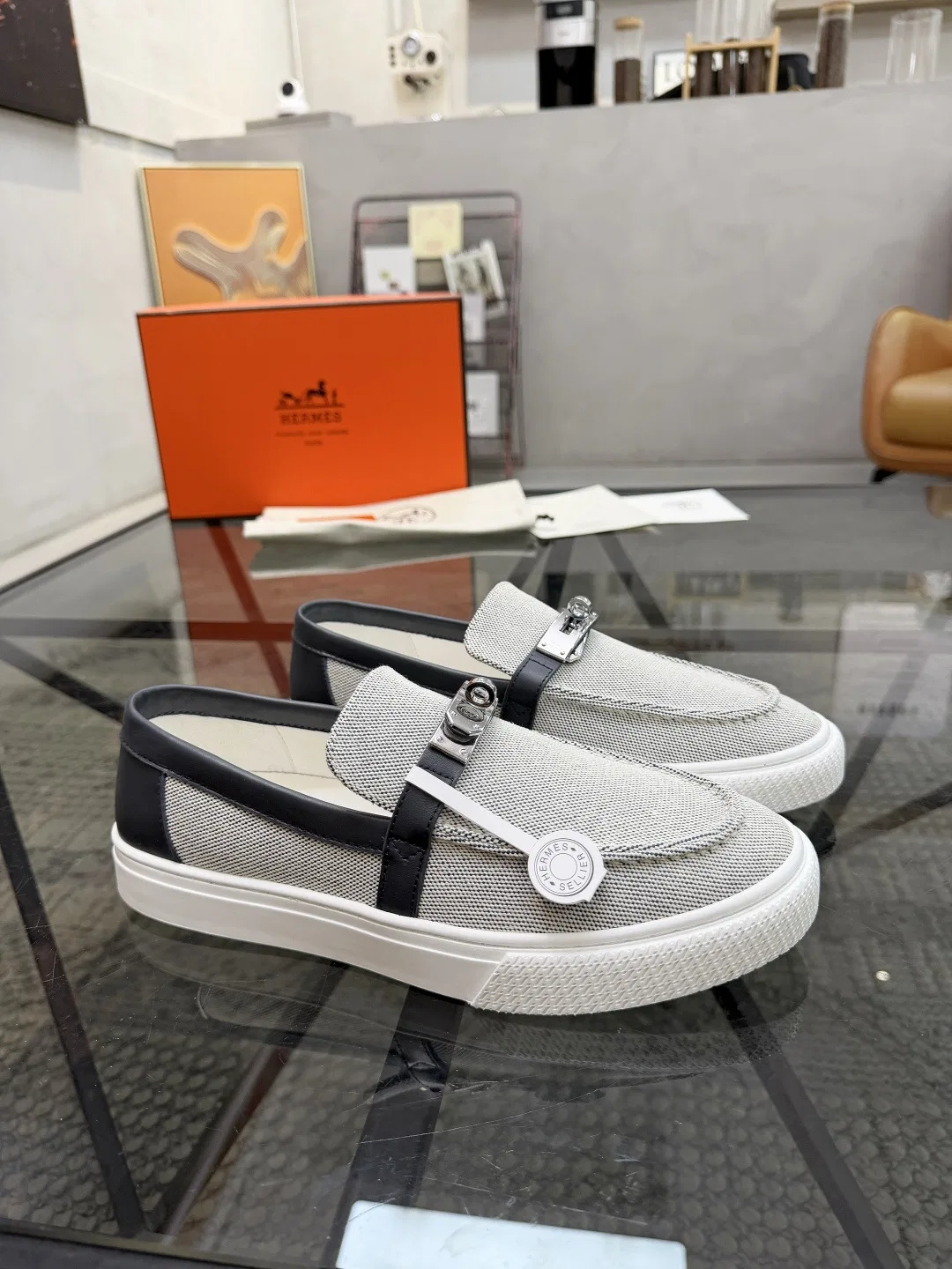 HER 27FW SLTDOIB 018 로퍼 3