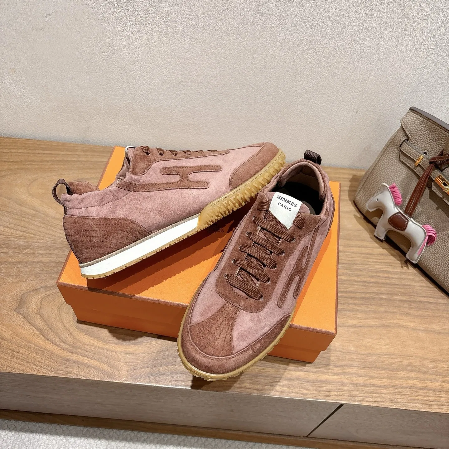 HER 27FW WDXRVMD 018 스니커즈 5