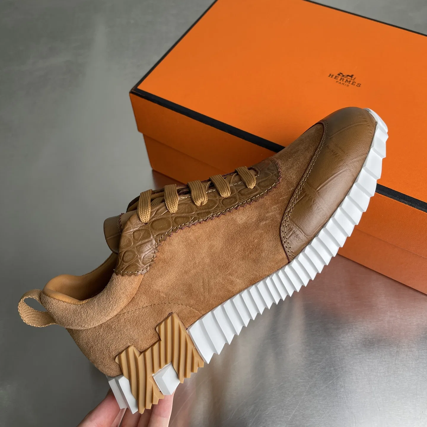 HER 27FW WHZIAAB 008 스니커즈 3