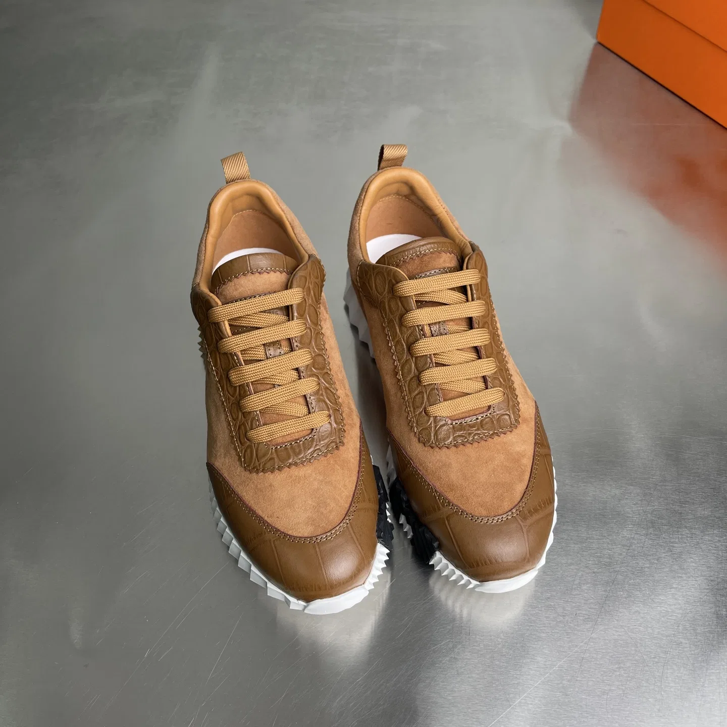 HER 27FW WHZIAAB 008 스니커즈 5