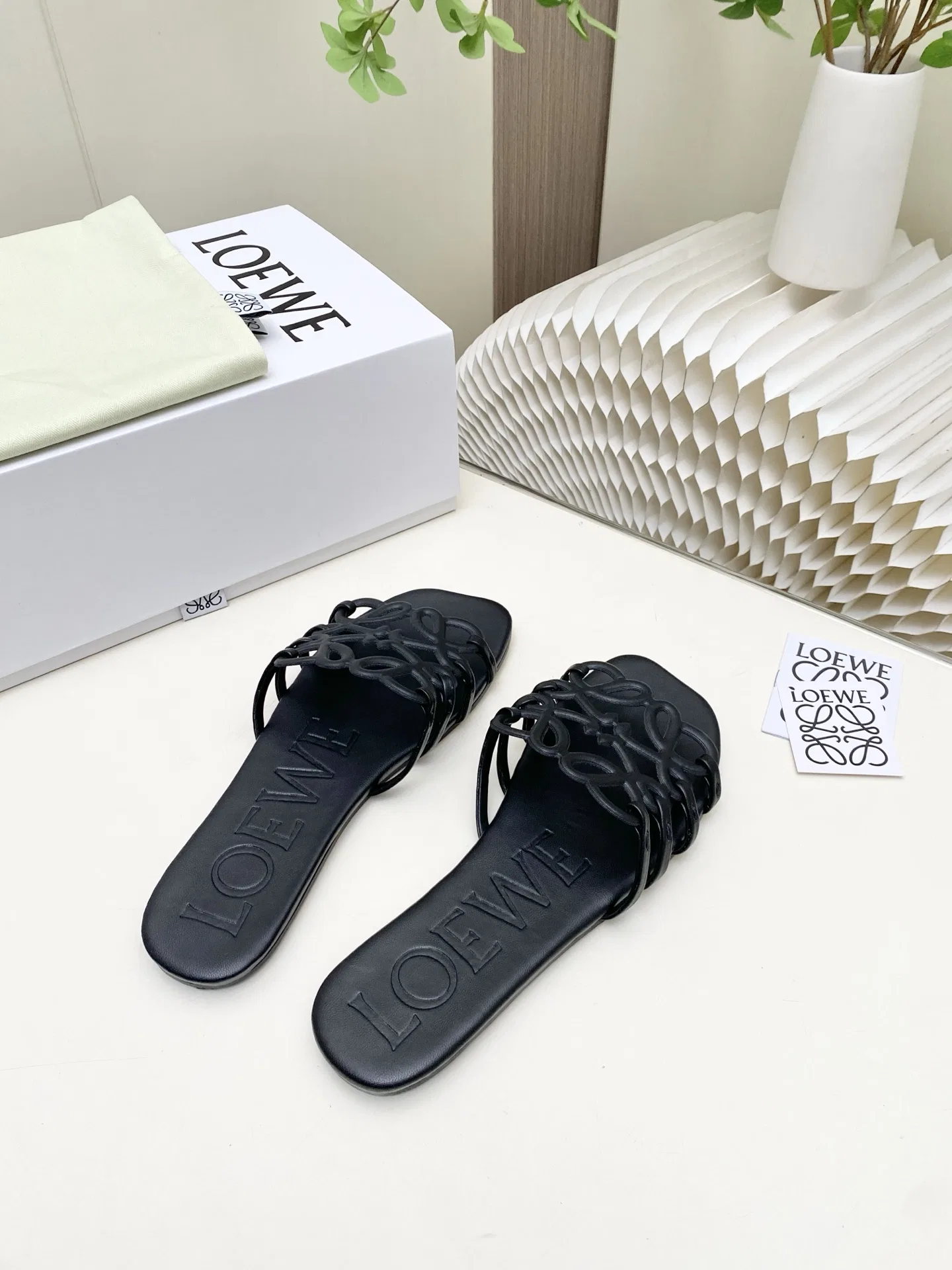 LOE 27FW LBNACFV 001 슬리퍼 3