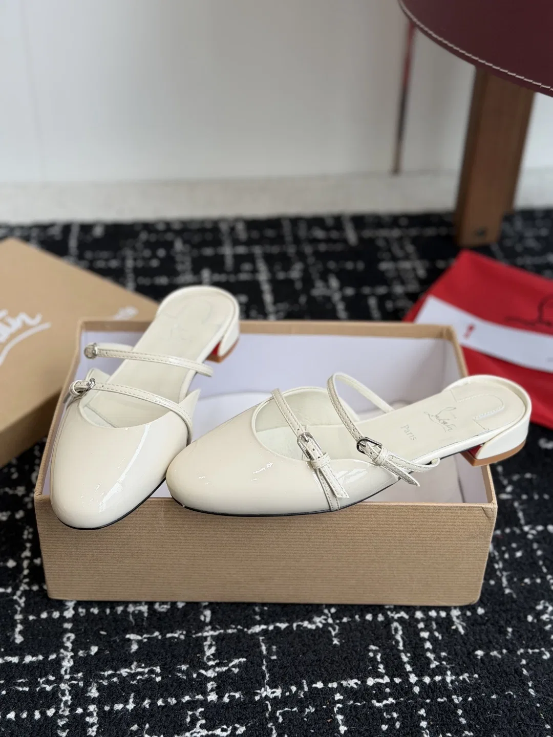 LOUBOUTIN 27FW EIYCUJO 001 구두 4